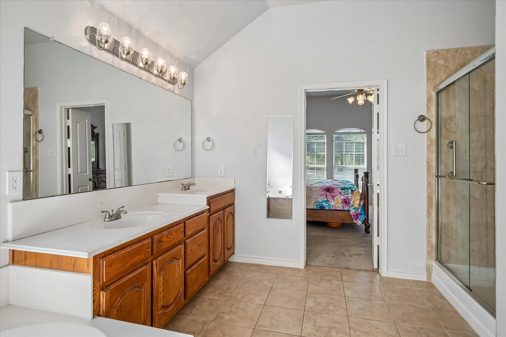 Single Family Residence For Sale in Collin County , 8016 Silverado Trail, Mc Kinney, Texas 75070, 4 Bedroom, 2 Bathroom, 2 Garage spaces, 2,229 Sqft, built in 2006, mls#21389202, Real Estate Agent in Mc Kinney, Homes For Sale in Collin county, Homes For Sale in Mc Kinney, Realtor in Mc Kinney Texas, Real Estate Brokerage Independent Realty Texas, Luminita Cordes Realtor