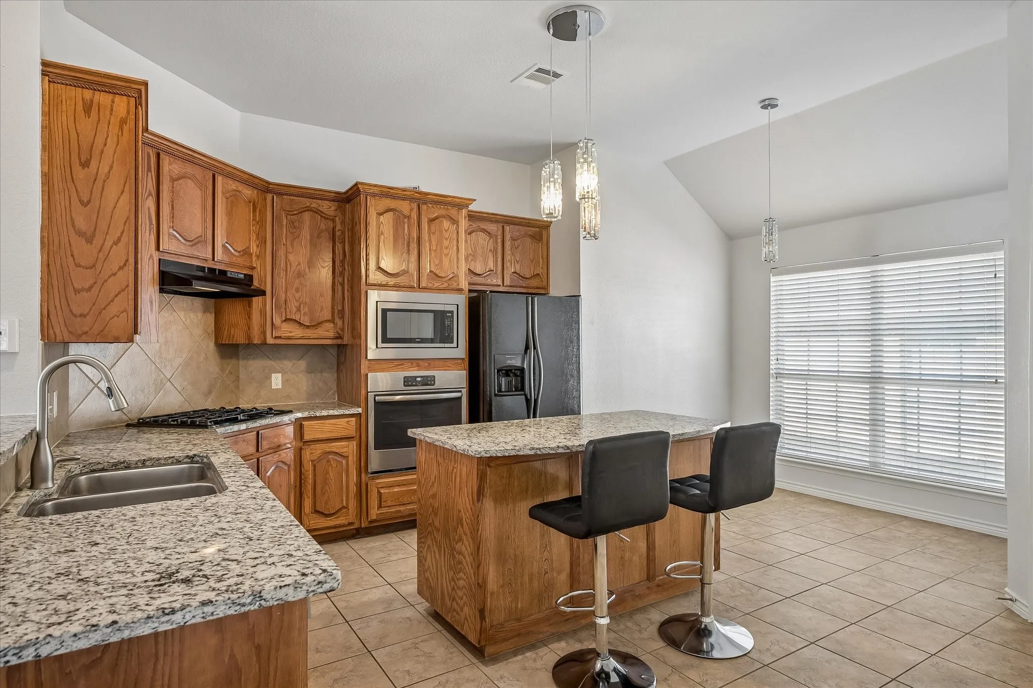 Single Family Residence For Sale in Collin County , 8016 Silverado Trail, Mc Kinney, Texas 75070, 4 Bedroom, 2 Bathroom, 2 Garage spaces, 2,229 Sqft, built in 2006, mls#21389202, Real Estate Agent in Mc Kinney, Homes For Sale in Collin county, Homes For Sale in Mc Kinney, Realtor in Mc Kinney Texas, Real Estate Brokerage Independent Realty Texas, Luminita Cordes Realtor