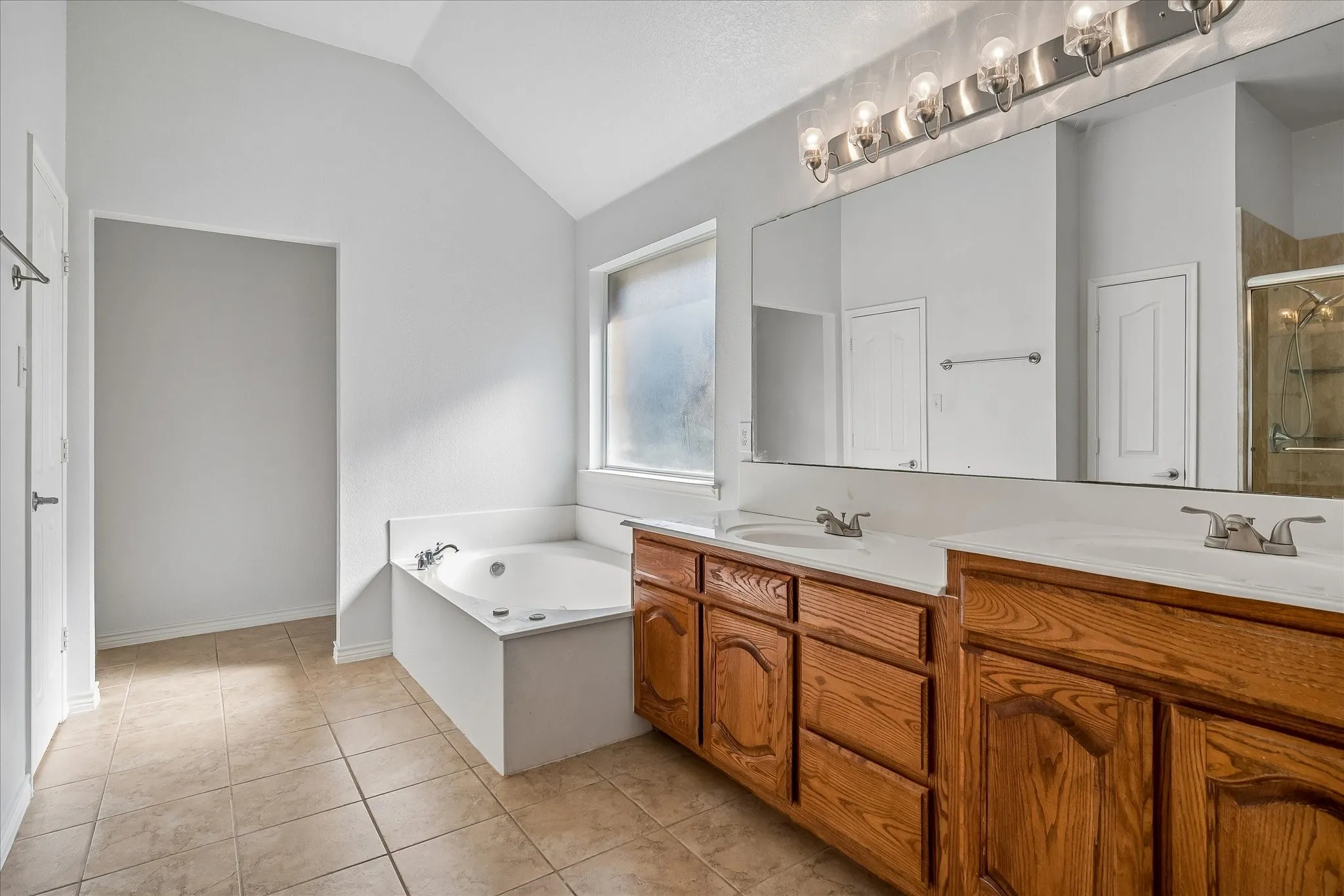 Single Family Residence For Sale in Collin County , 8016 Silverado Trail, Mc Kinney, Texas 75070, 4 Bedroom, 2 Bathroom, 2 Garage spaces, 2,229 Sqft, built in 2006, mls#21389202, Real Estate Agent in Mc Kinney, Homes For Sale in Collin county, Homes For Sale in Mc Kinney, Realtor in Mc Kinney Texas, Real Estate Brokerage Independent Realty Texas, Luminita Cordes Realtor