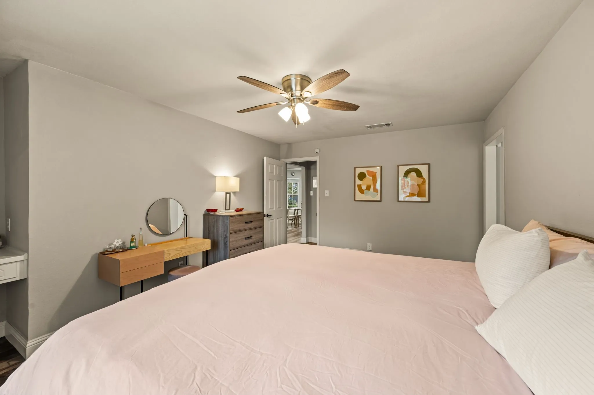 Single Family Residence For Sale in Tarrant County , 7613 N Richland Boulevard, North Richland Hills, Texas 76180, 3 Bedroom, 2 Bathroom, 2 Garage spaces, 1,565 Sqft, built in 1975, mls#21380868, Real Estate Agent in North Richland Hills, Homes For Sale in Tarrant county, Homes For Sale in North Richland Hills, Realtor in North Richland Hills Texas, Real Estate Brokerage Independent Realty Texas, Luminita Cordes Realtor