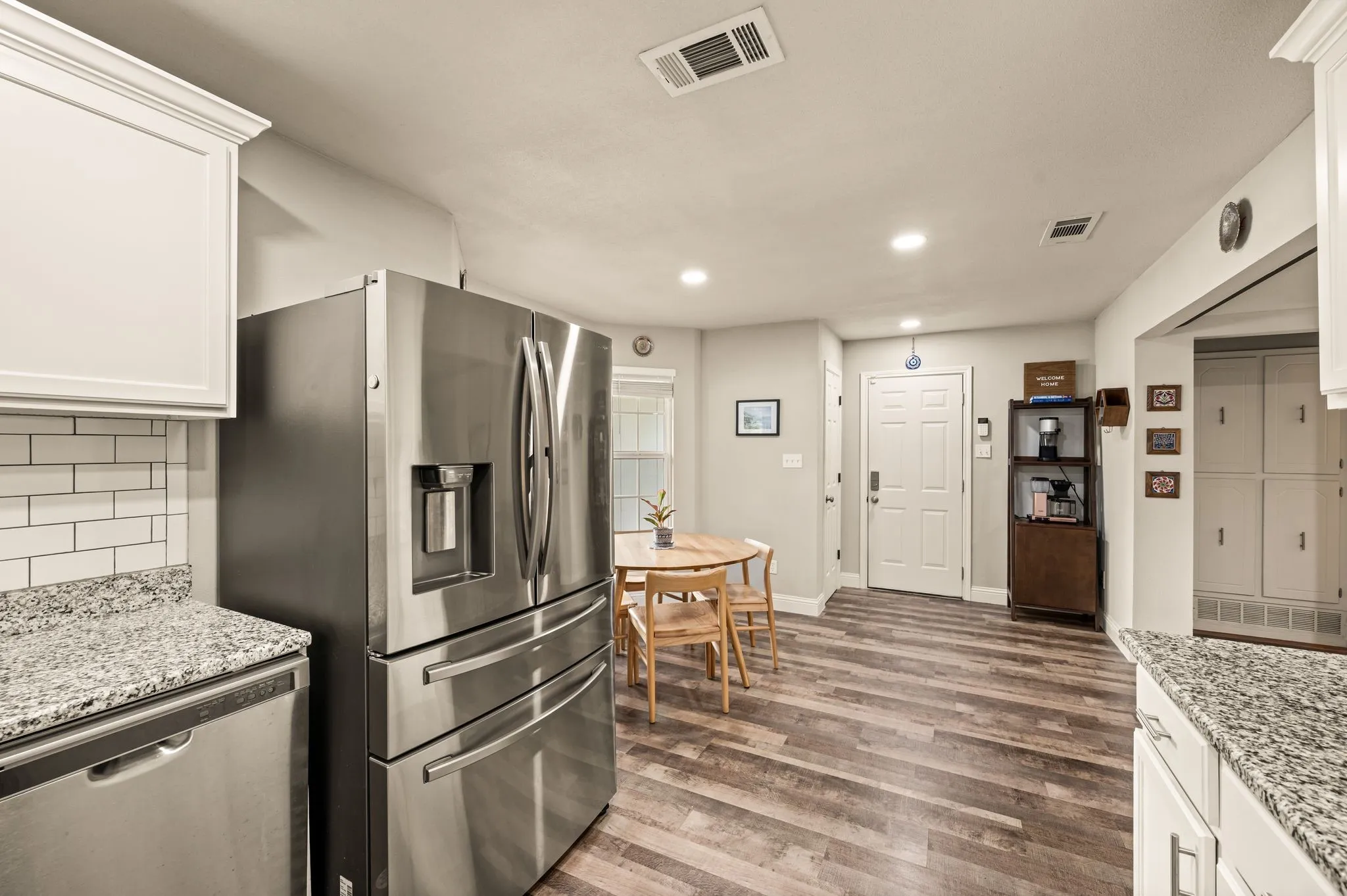 Single Family Residence For Sale in Tarrant County , 7613 N Richland Boulevard, North Richland Hills, Texas 76180, 3 Bedroom, 2 Bathroom, 2 Garage spaces, 1,565 Sqft, built in 1975, mls#21380868, Real Estate Agent in North Richland Hills, Homes For Sale in Tarrant county, Homes For Sale in North Richland Hills, Realtor in North Richland Hills Texas, Real Estate Brokerage Independent Realty Texas, Luminita Cordes Realtor