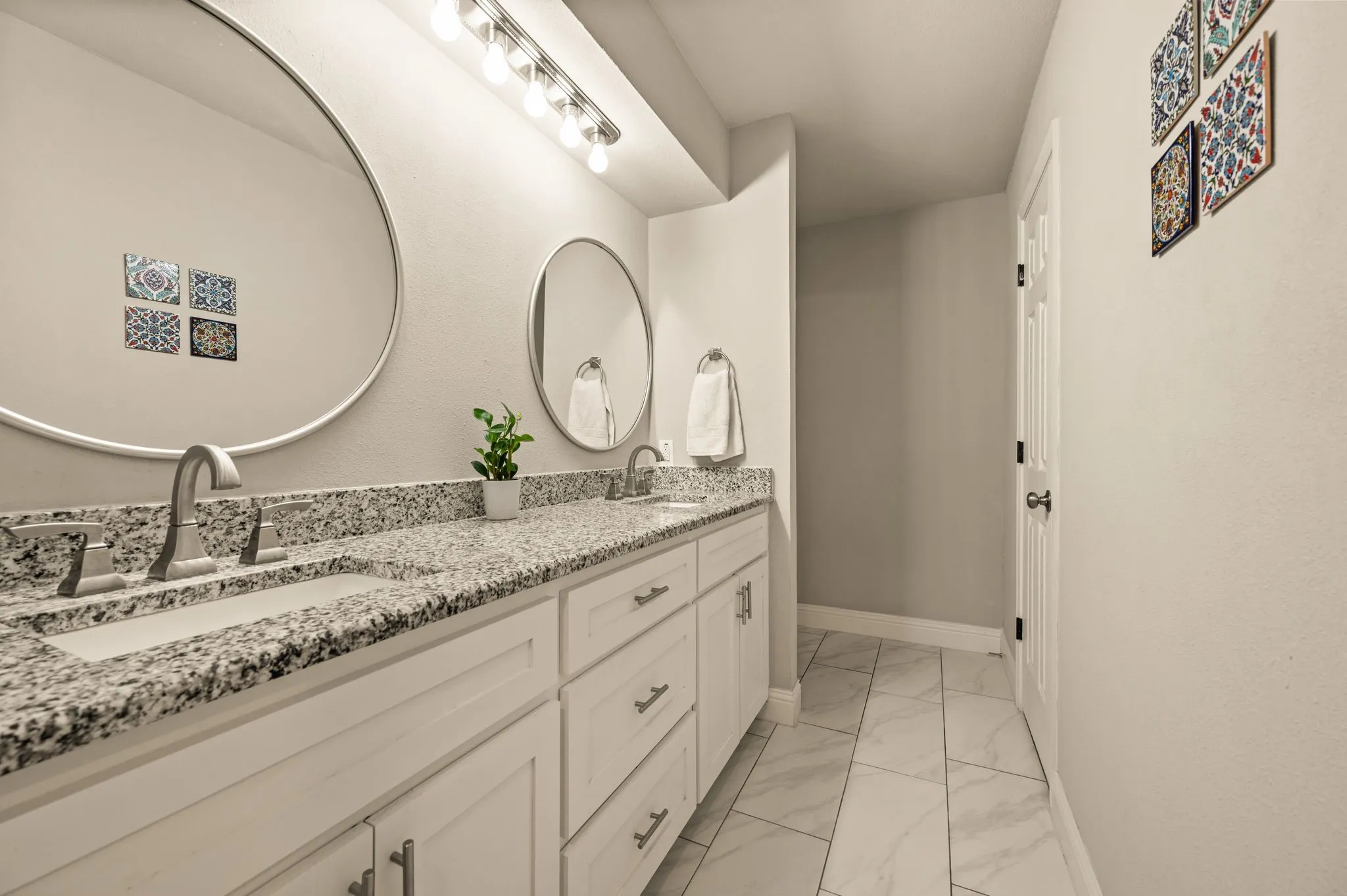 Single Family Residence For Sale in Tarrant County , 7613 N Richland Boulevard, North Richland Hills, Texas 76180, 3 Bedroom, 2 Bathroom, 2 Garage spaces, 1,565 Sqft, built in 1975, mls#21380868, Real Estate Agent in North Richland Hills, Homes For Sale in Tarrant county, Homes For Sale in North Richland Hills, Realtor in North Richland Hills Texas, Real Estate Brokerage Independent Realty Texas, Luminita Cordes Realtor