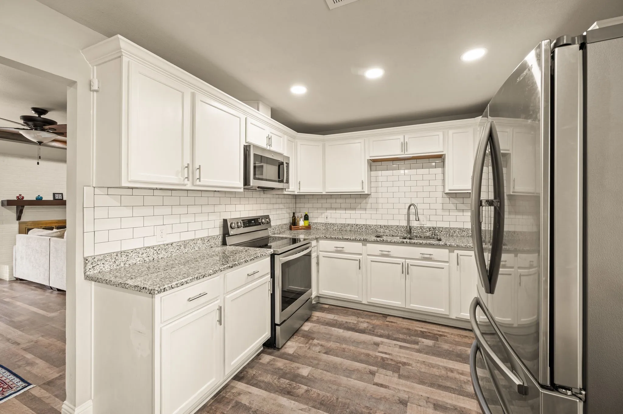 Single Family Residence For Sale in Tarrant County , 7613 N Richland Boulevard, North Richland Hills, Texas 76180, 3 Bedroom, 2 Bathroom, 2 Garage spaces, 1,565 Sqft, built in 1975, mls#21380868, Real Estate Agent in North Richland Hills, Homes For Sale in Tarrant county, Homes For Sale in North Richland Hills, Realtor in North Richland Hills Texas, Real Estate Brokerage Independent Realty Texas, Luminita Cordes Realtor