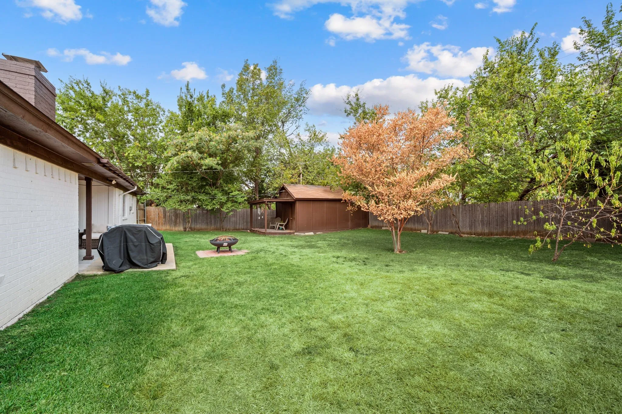 Single Family Residence For Sale in Tarrant County , 7613 N Richland Boulevard, North Richland Hills, Texas 76180, 3 Bedroom, 2 Bathroom, 2 Garage spaces, 1,565 Sqft, built in 1975, mls#21380868, Real Estate Agent in North Richland Hills, Homes For Sale in Tarrant county, Homes For Sale in North Richland Hills, Realtor in North Richland Hills Texas, Real Estate Brokerage Independent Realty Texas, Luminita Cordes Realtor