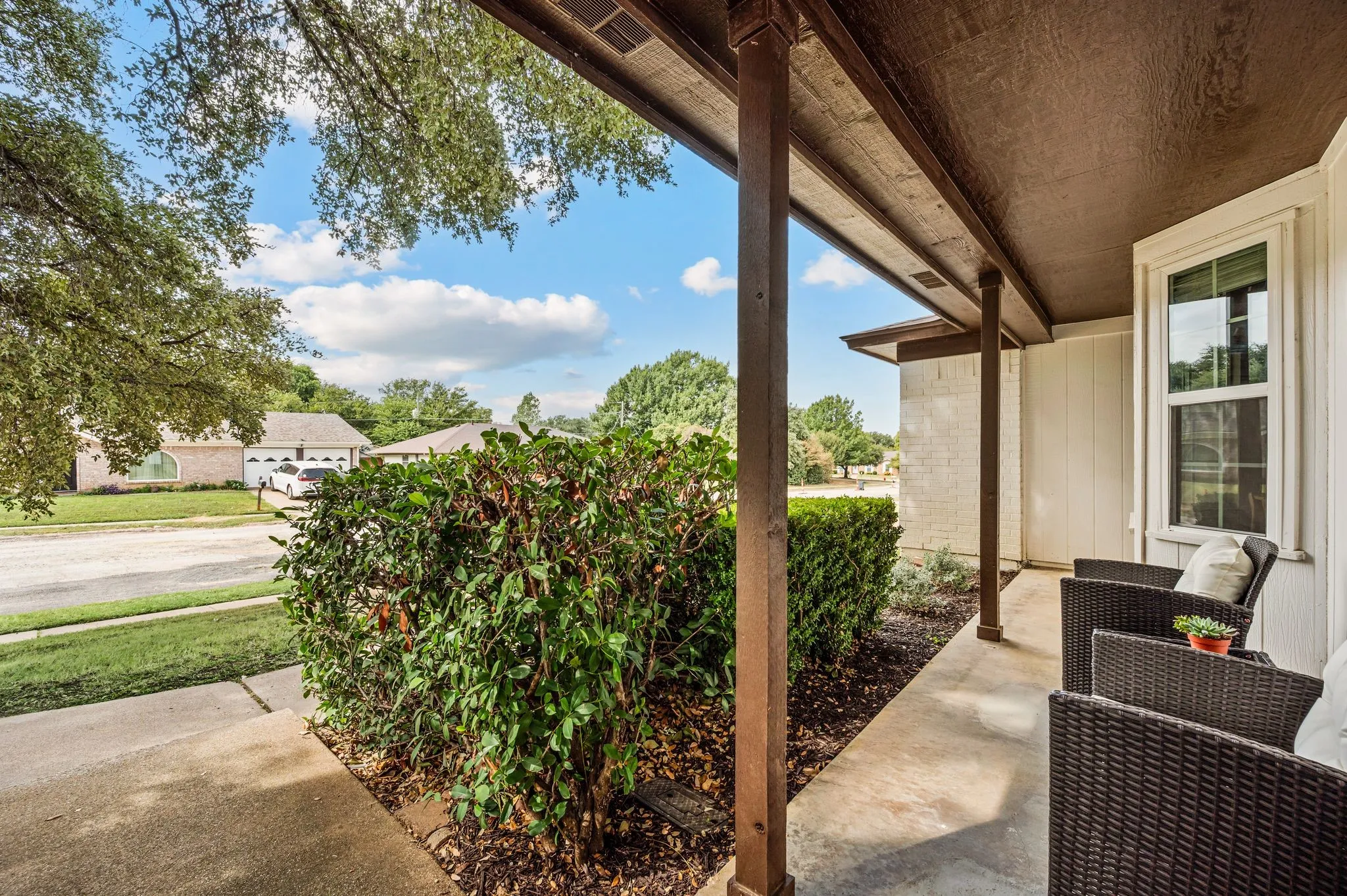 Single Family Residence For Sale in Tarrant County , 7613 N Richland Boulevard, North Richland Hills, Texas 76180, 3 Bedroom, 2 Bathroom, 2 Garage spaces, 1,565 Sqft, built in 1975, mls#21380868, Real Estate Agent in North Richland Hills, Homes For Sale in Tarrant county, Homes For Sale in North Richland Hills, Realtor in North Richland Hills Texas, Real Estate Brokerage Independent Realty Texas, Luminita Cordes Realtor