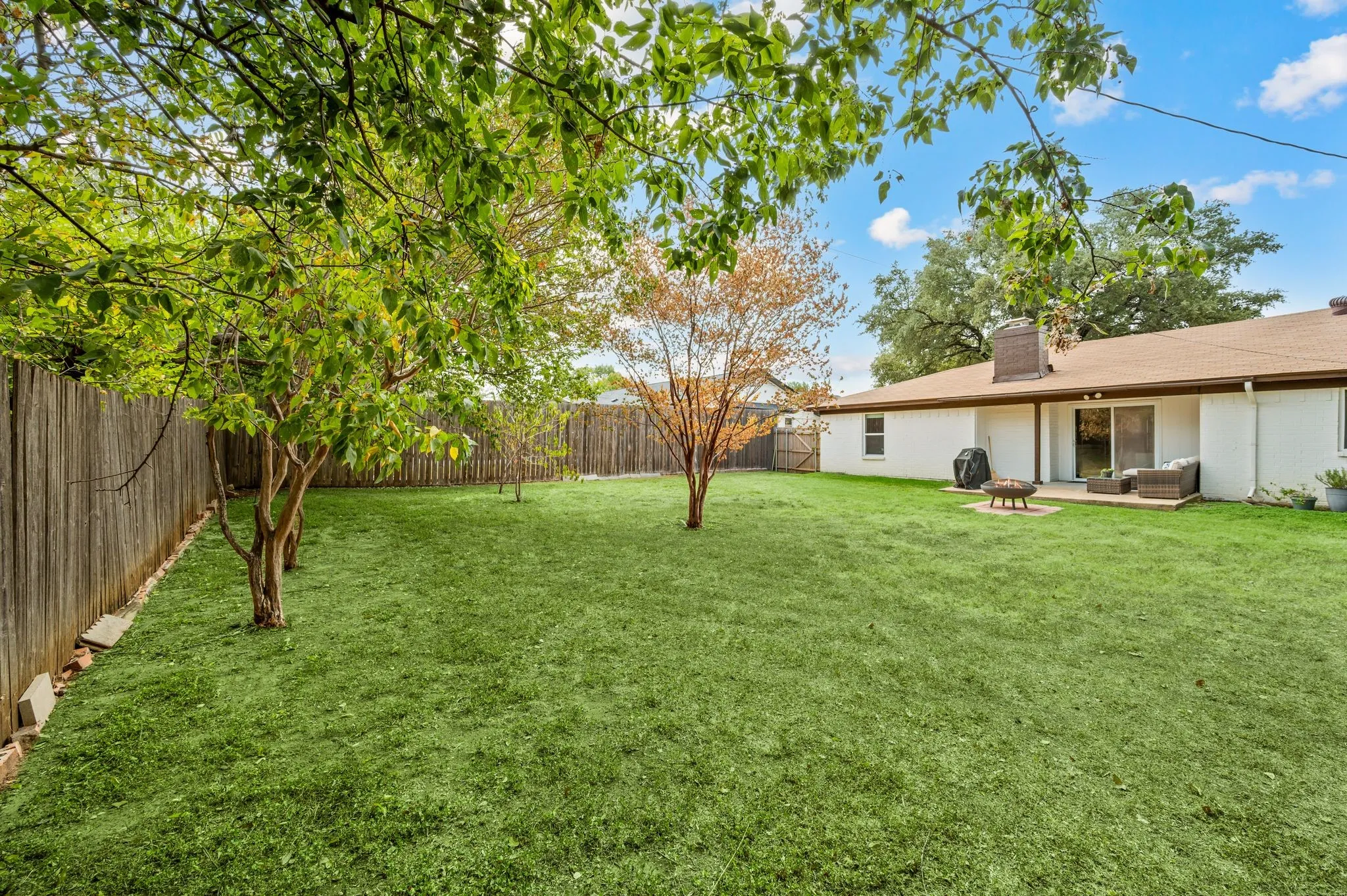 Single Family Residence For Sale in Tarrant County , 7613 N Richland Boulevard, North Richland Hills, Texas 76180, 3 Bedroom, 2 Bathroom, 2 Garage spaces, 1,565 Sqft, built in 1975, mls#21380868, Real Estate Agent in North Richland Hills, Homes For Sale in Tarrant county, Homes For Sale in North Richland Hills, Realtor in North Richland Hills Texas, Real Estate Brokerage Independent Realty Texas, Luminita Cordes Realtor