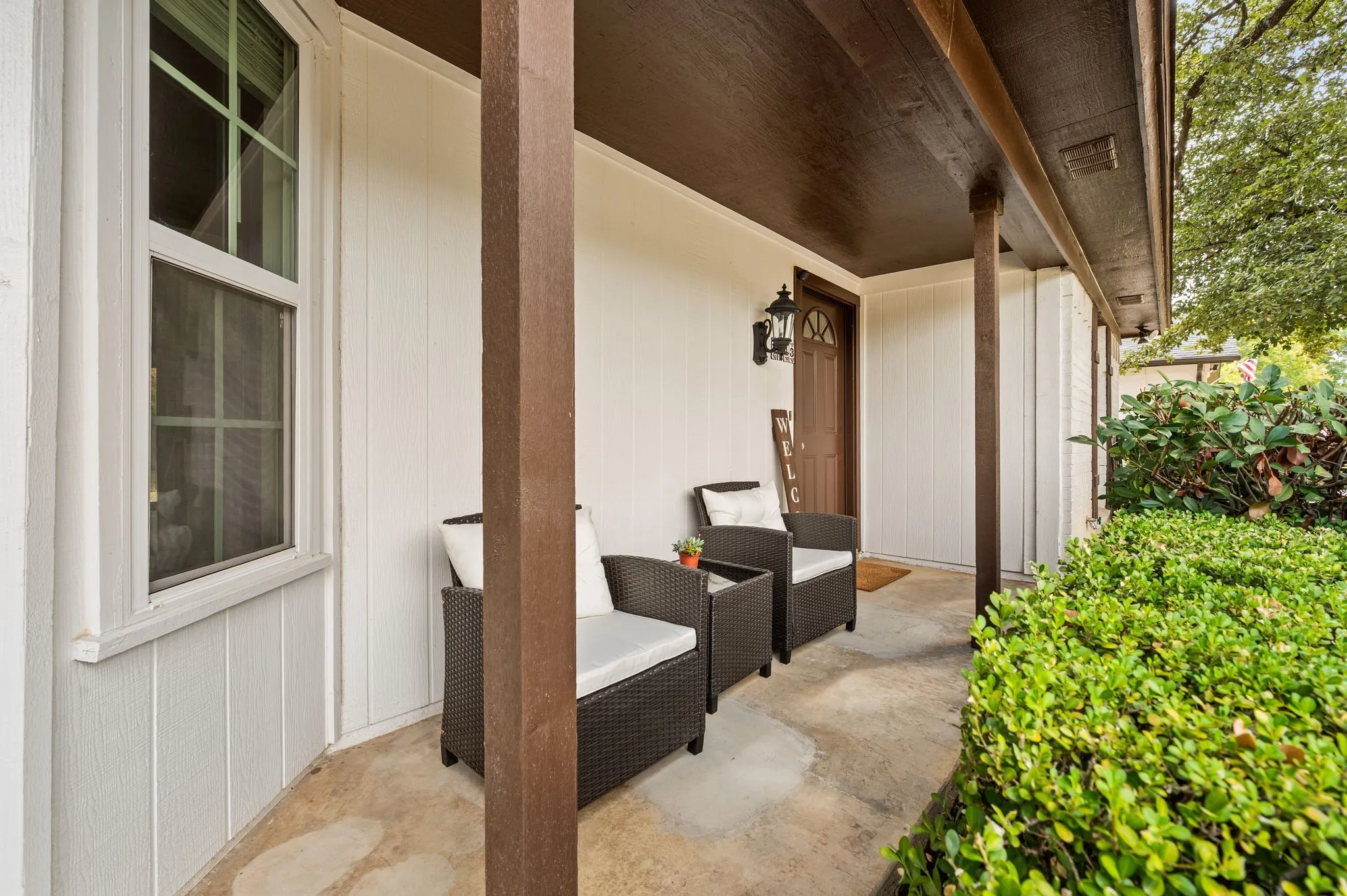 Single Family Residence For Sale in Tarrant County , 7613 N Richland Boulevard, North Richland Hills, Texas 76180, 3 Bedroom, 2 Bathroom, 2 Garage spaces, 1,565 Sqft, built in 1975, mls#21380868, Real Estate Agent in North Richland Hills, Homes For Sale in Tarrant county, Homes For Sale in North Richland Hills, Realtor in North Richland Hills Texas, Real Estate Brokerage Independent Realty Texas, Luminita Cordes Realtor