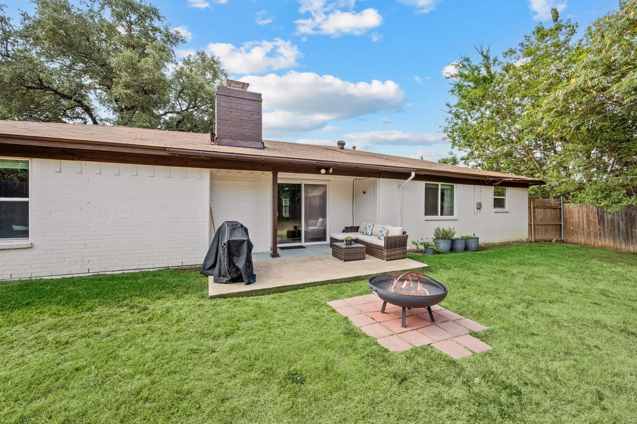 Single Family Residence For Sale in Tarrant County , 7613 N Richland Boulevard, North Richland Hills, Texas 76180, 3 Bedroom, 2 Bathroom, 2 Garage spaces, 1,565 Sqft, built in 1975, mls#21380868, Real Estate Agent in North Richland Hills, Homes For Sale in Tarrant county, Homes For Sale in North Richland Hills, Realtor in North Richland Hills Texas, Real Estate Brokerage Independent Realty Texas, Luminita Cordes Realtor