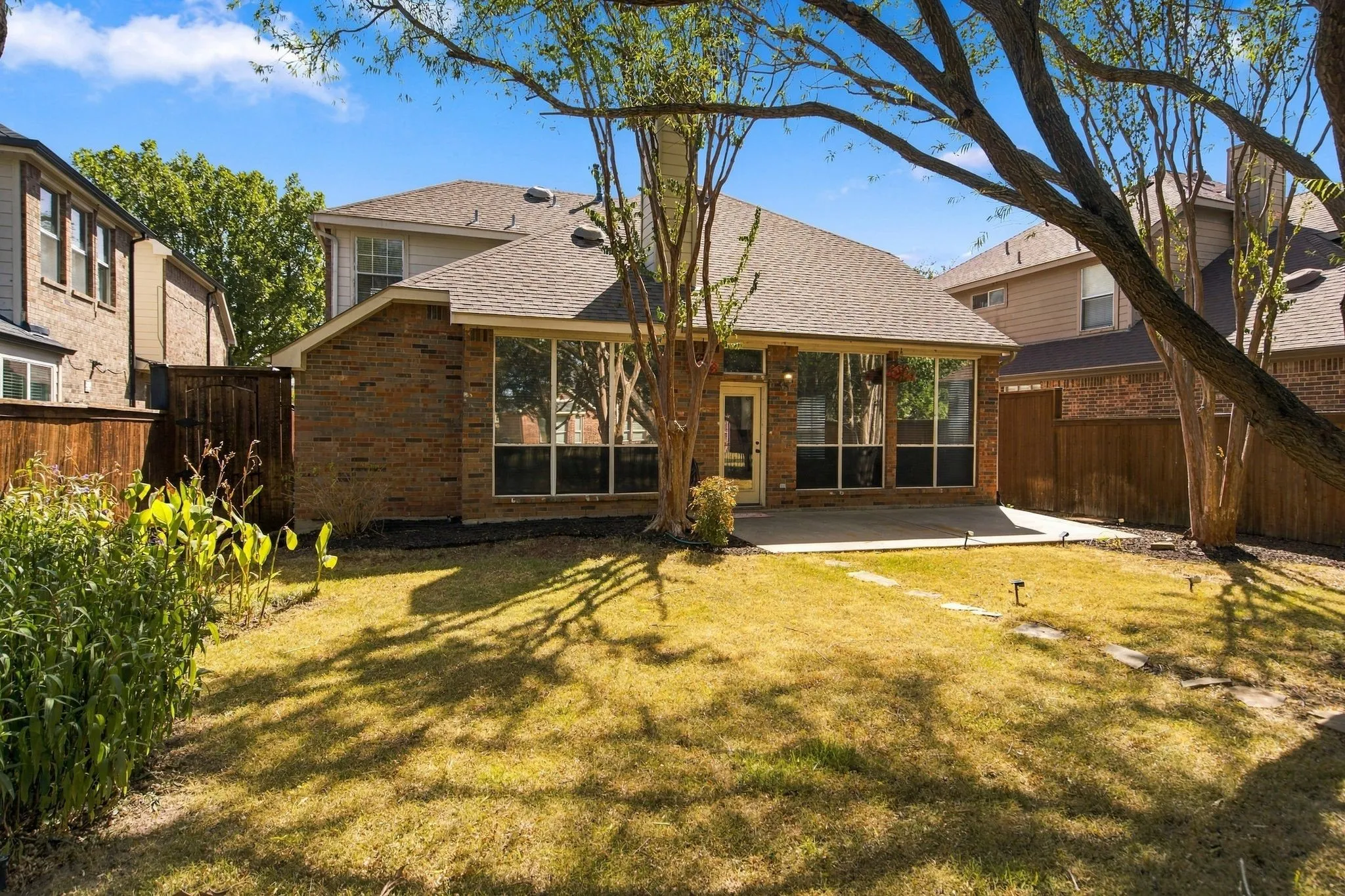 Single Family Residence For Sale in Denton County , 9991 Slick Rock Trail, Frisco, Texas 75033, 4 Bedroom, 3 Bathroom, 2 Garage spaces, 2,285 Sqft, built in 2001, mls#21385971, Real Estate Agent in Frisco, Homes For Sale in Denton county, Homes For Sale in Frisco, Realtor in Frisco Texas, Real Estate Brokerage Independent Realty Texas, Luminita Cordes Realtor