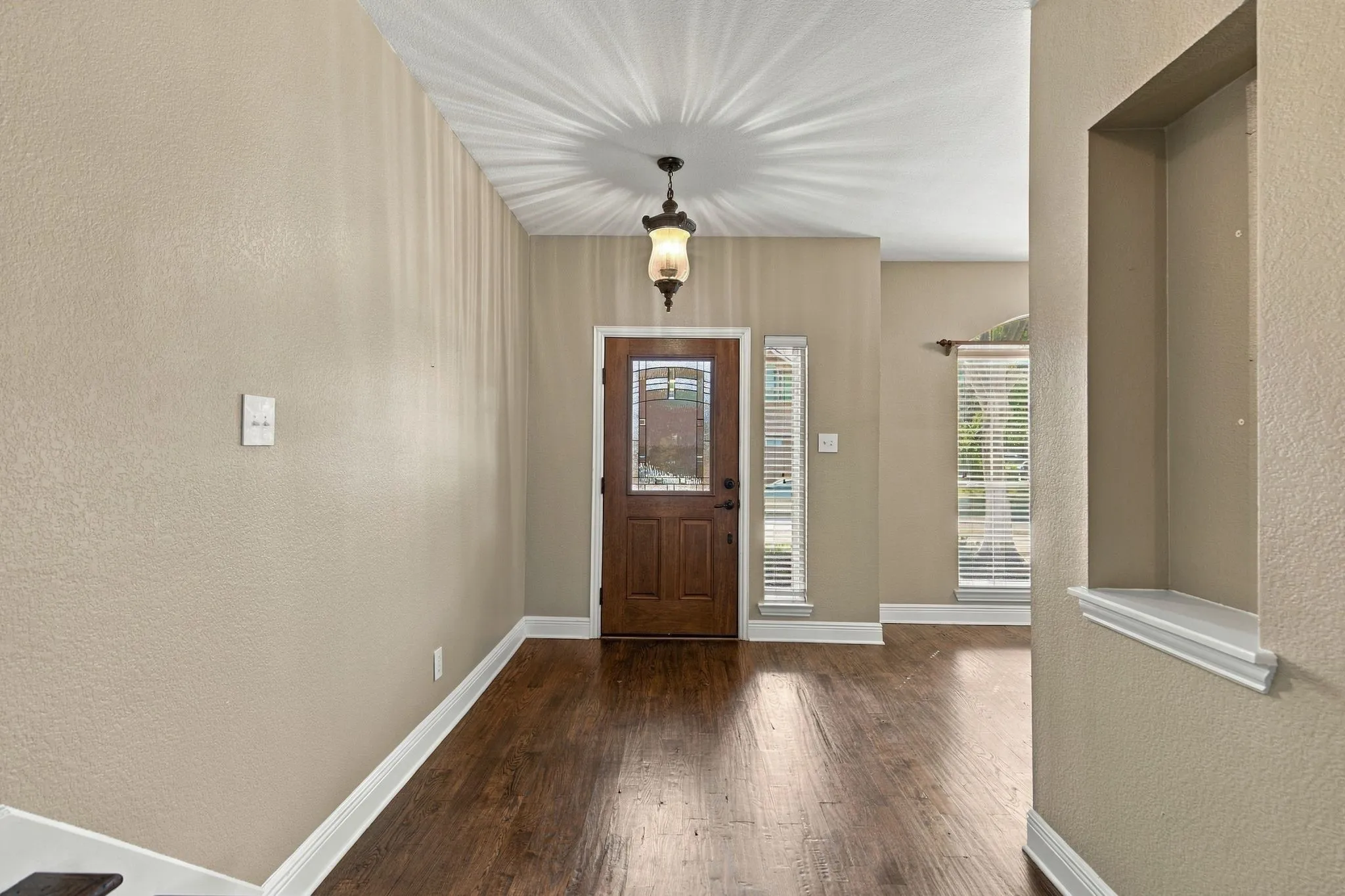 Single Family Residence For Sale in Denton County , 9991 Slick Rock Trail, Frisco, Texas 75033, 4 Bedroom, 3 Bathroom, 2 Garage spaces, 2,285 Sqft, built in 2001, mls#21385971, Real Estate Agent in Frisco, Homes For Sale in Denton county, Homes For Sale in Frisco, Realtor in Frisco Texas, Real Estate Brokerage Independent Realty Texas, Luminita Cordes Realtor