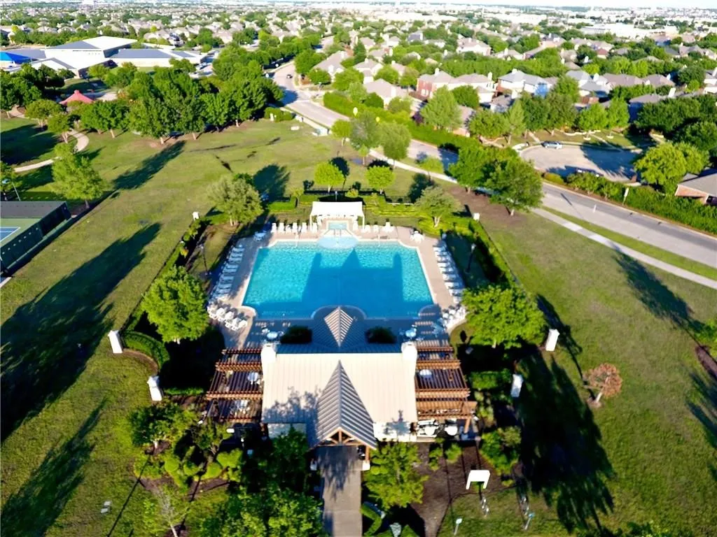 Single Family Residence For Sale in Denton County , 9991 Slick Rock Trail, Frisco, Texas 75033, 4 Bedroom, 3 Bathroom, 2 Garage spaces, 2,285 Sqft, built in 2001, mls#21385971, Real Estate Agent in Frisco, Homes For Sale in Denton county, Homes For Sale in Frisco, Realtor in Frisco Texas, Real Estate Brokerage Independent Realty Texas, Luminita Cordes Realtor