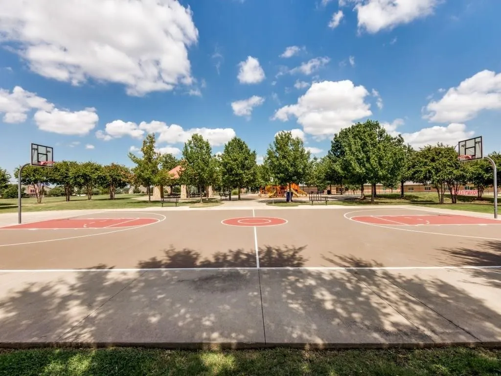 Single Family Residence For Sale in Denton County , 9991 Slick Rock Trail, Frisco, Texas 75033, 4 Bedroom, 3 Bathroom, 2 Garage spaces, 2,285 Sqft, built in 2001, mls#21385971, Real Estate Agent in Frisco, Homes For Sale in Denton county, Homes For Sale in Frisco, Realtor in Frisco Texas, Real Estate Brokerage Independent Realty Texas, Luminita Cordes Realtor