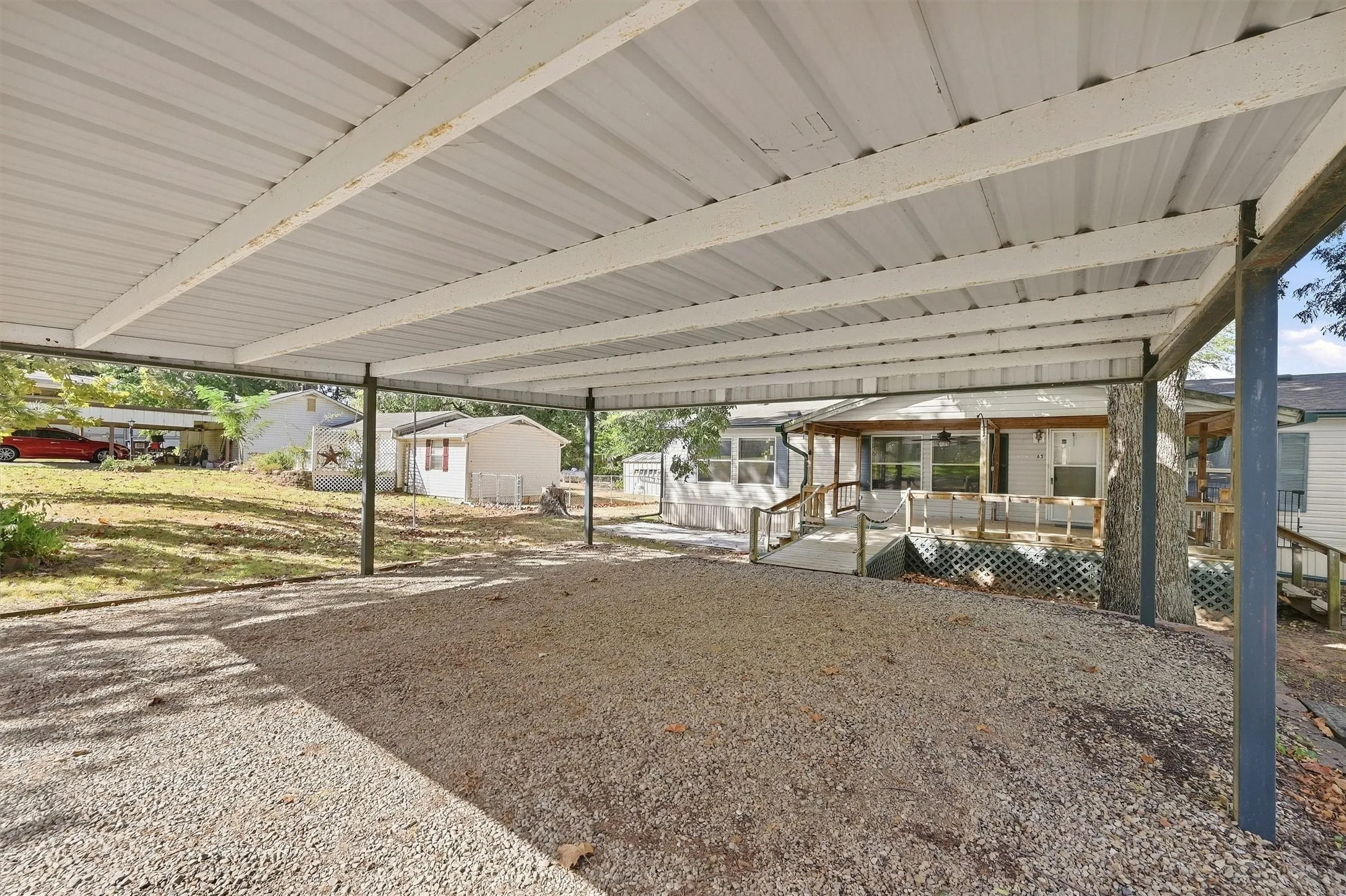 Mobile Home For Sale in Grayson County , 65 Red Sea Boulevard, Pottsboro, Texas 75076, 3 Bedroom, 2 Bathroom, Garage spaces, 1,664 Sqft, built in 2000, mls#21387473, Real Estate Agent in Pottsboro, Homes For Sale in Grayson county, Homes For Sale in Pottsboro, Realtor in Pottsboro Texas, Real Estate Brokerage Independent Realty Texas, Luminita Cordes Realtor