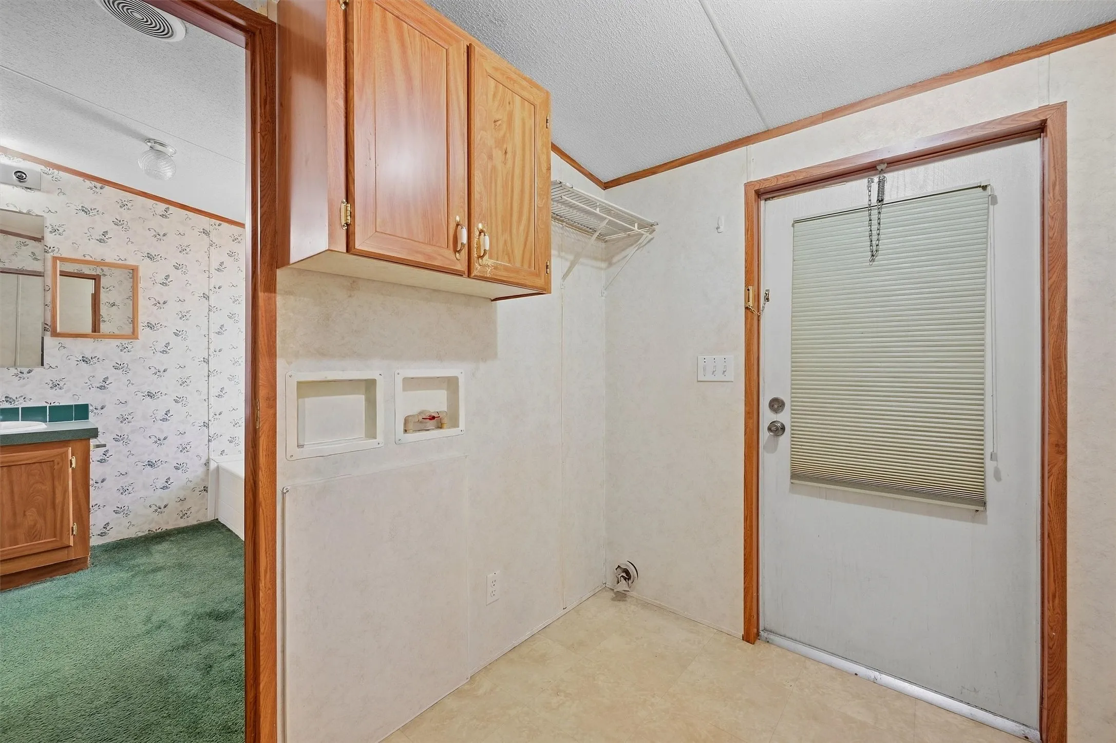 Mobile Home For Sale in Grayson County , 65 Red Sea Boulevard, Pottsboro, Texas 75076, 3 Bedroom, 2 Bathroom, Garage spaces, 1,664 Sqft, built in 2000, mls#21387473, Real Estate Agent in Pottsboro, Homes For Sale in Grayson county, Homes For Sale in Pottsboro, Realtor in Pottsboro Texas, Real Estate Brokerage Independent Realty Texas, Luminita Cordes Realtor
