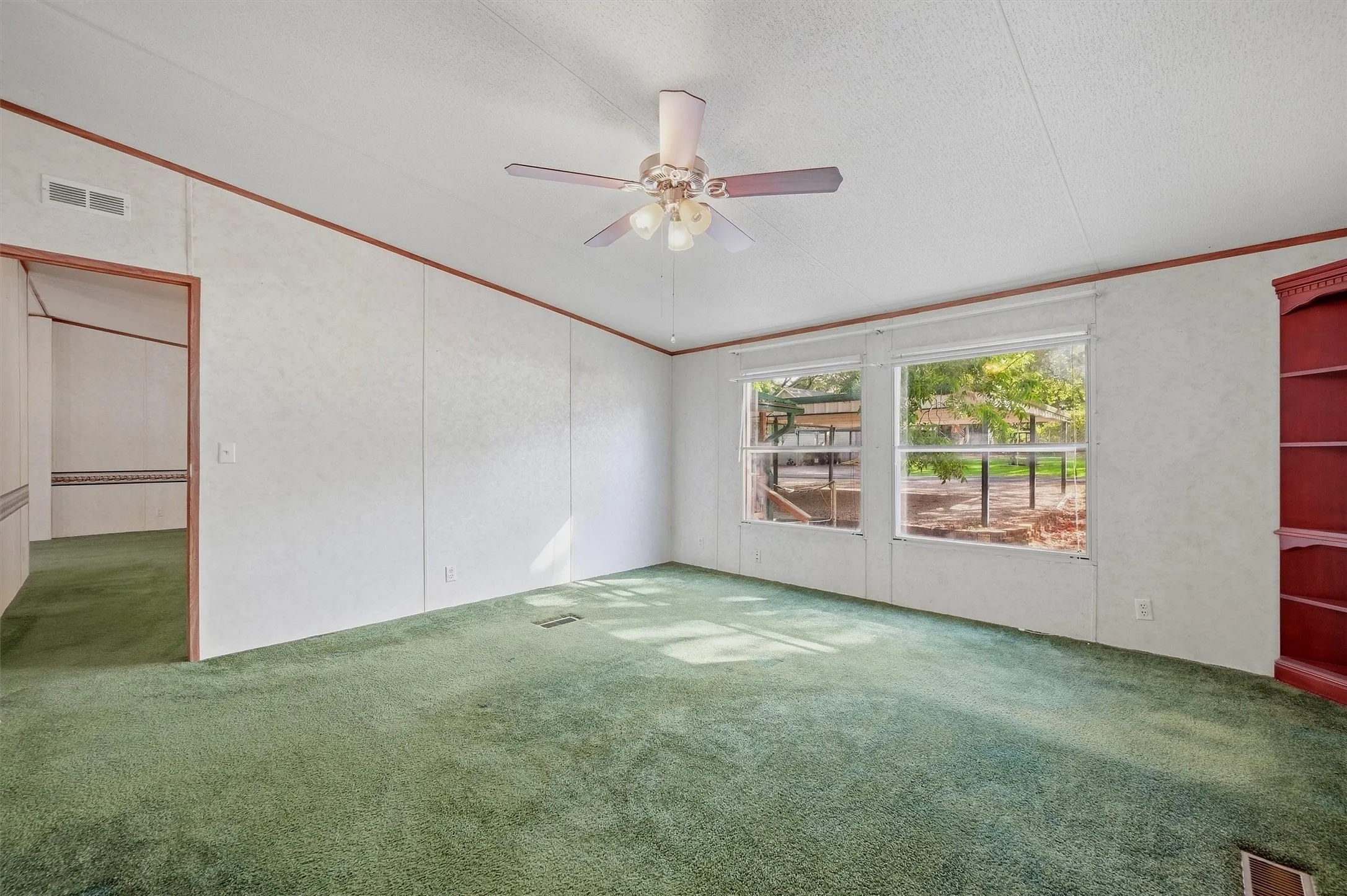 Mobile Home For Sale in Grayson County , 65 Red Sea Boulevard, Pottsboro, Texas 75076, 3 Bedroom, 2 Bathroom, Garage spaces, 1,664 Sqft, built in 2000, mls#21387473, Real Estate Agent in Pottsboro, Homes For Sale in Grayson county, Homes For Sale in Pottsboro, Realtor in Pottsboro Texas, Real Estate Brokerage Independent Realty Texas, Luminita Cordes Realtor