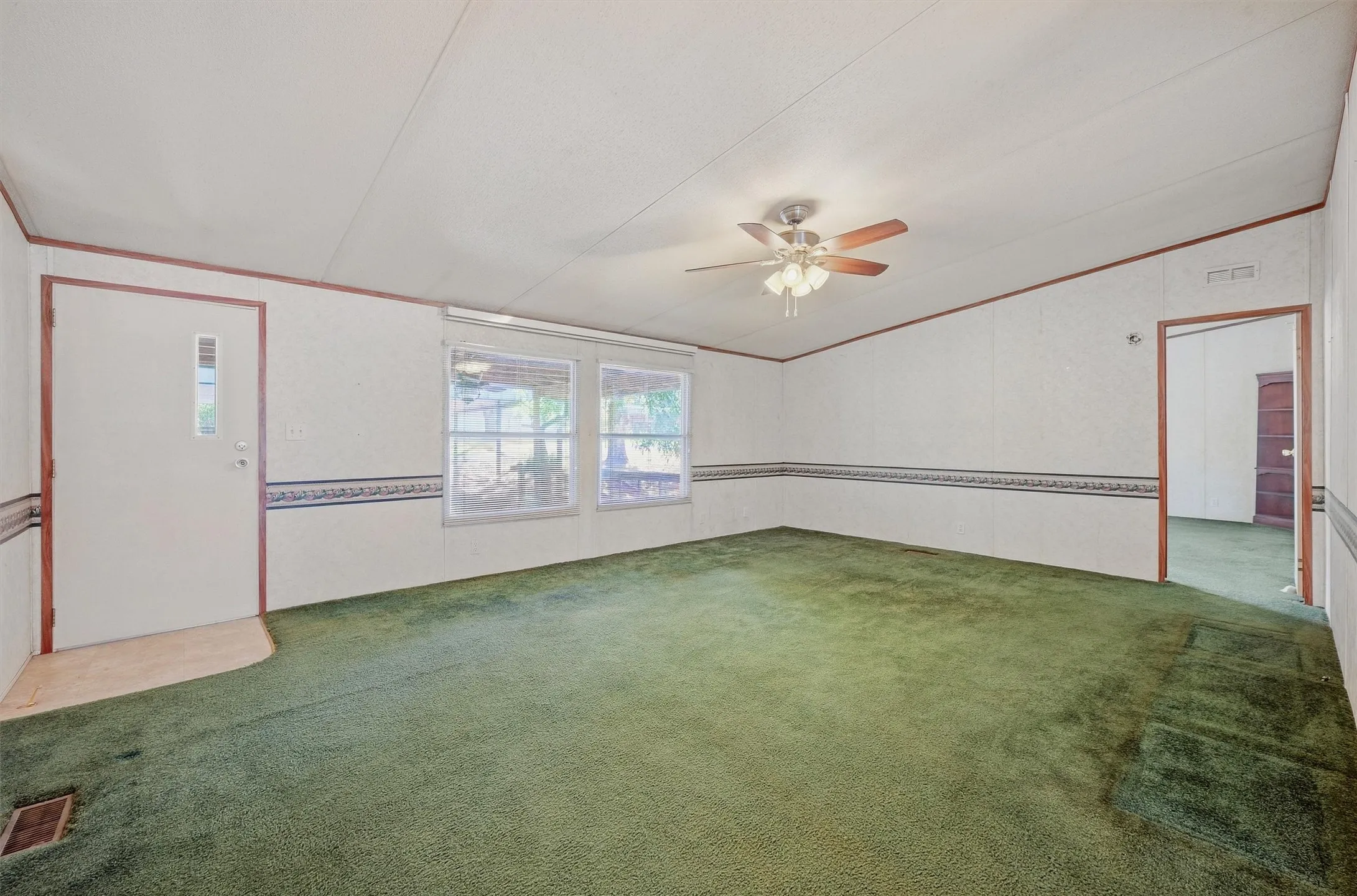 Mobile Home For Sale in Grayson County , 65 Red Sea Boulevard, Pottsboro, Texas 75076, 3 Bedroom, 2 Bathroom, Garage spaces, 1,664 Sqft, built in 2000, mls#21387473, Real Estate Agent in Pottsboro, Homes For Sale in Grayson county, Homes For Sale in Pottsboro, Realtor in Pottsboro Texas, Real Estate Brokerage Independent Realty Texas, Luminita Cordes Realtor