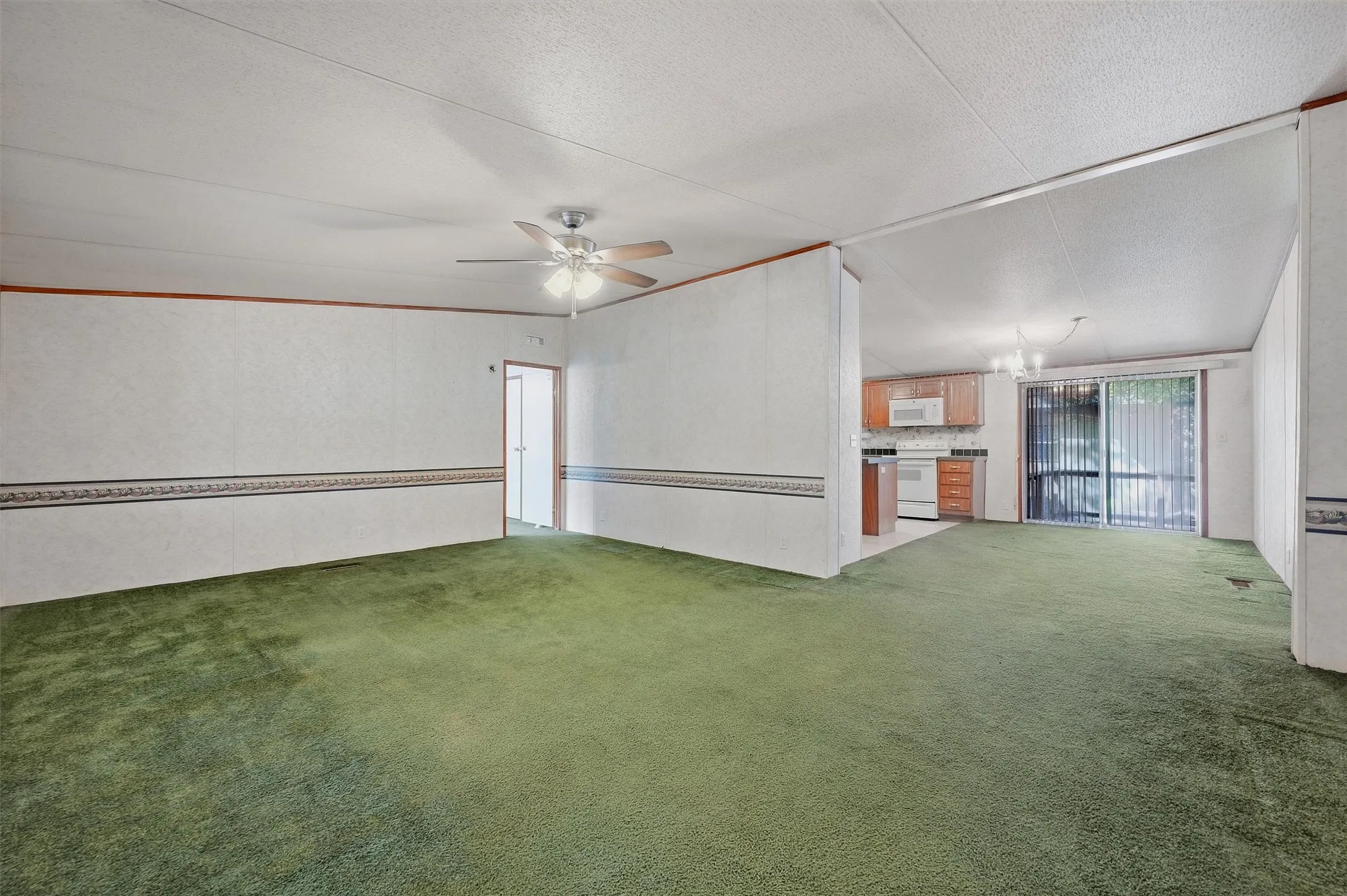 Mobile Home For Sale in Grayson County , 65 Red Sea Boulevard, Pottsboro, Texas 75076, 3 Bedroom, 2 Bathroom, Garage spaces, 1,664 Sqft, built in 2000, mls#21387473, Real Estate Agent in Pottsboro, Homes For Sale in Grayson county, Homes For Sale in Pottsboro, Realtor in Pottsboro Texas, Real Estate Brokerage Independent Realty Texas, Luminita Cordes Realtor