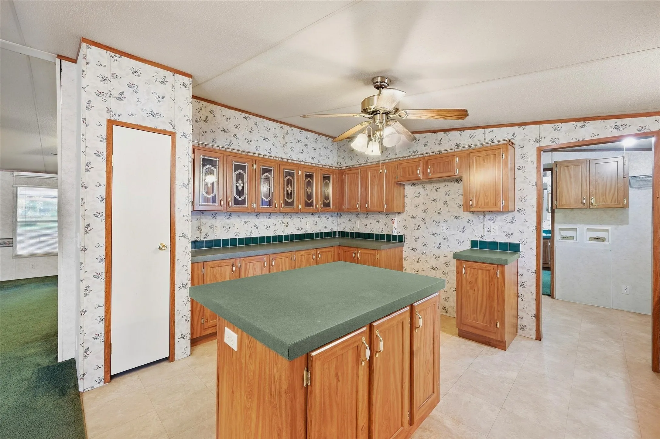 Mobile Home For Sale in Grayson County , 65 Red Sea Boulevard, Pottsboro, Texas 75076, 3 Bedroom, 2 Bathroom, Garage spaces, 1,664 Sqft, built in 2000, mls#21387473, Real Estate Agent in Pottsboro, Homes For Sale in Grayson county, Homes For Sale in Pottsboro, Realtor in Pottsboro Texas, Real Estate Brokerage Independent Realty Texas, Luminita Cordes Realtor