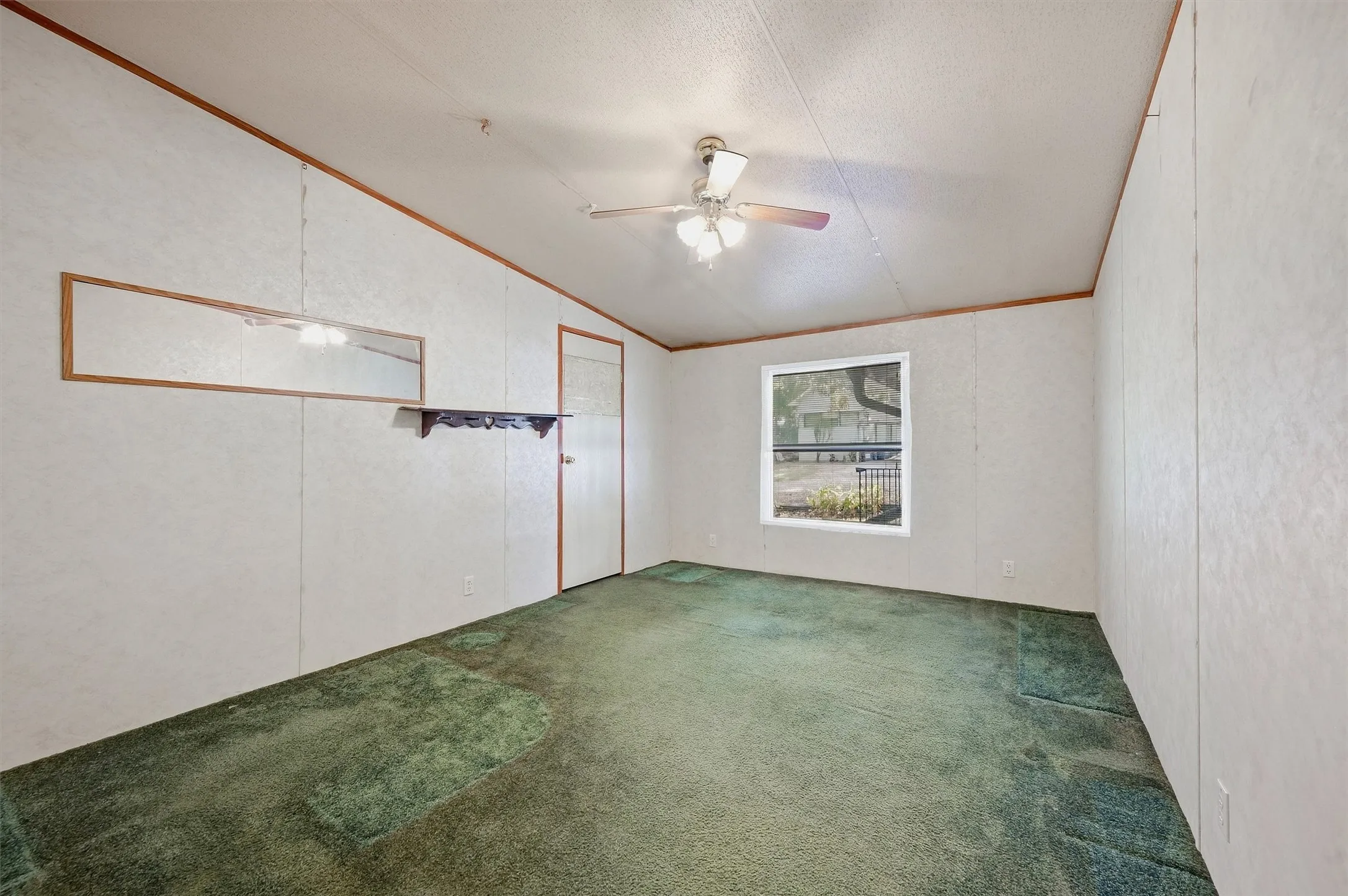 Mobile Home For Sale in Grayson County , 65 Red Sea Boulevard, Pottsboro, Texas 75076, 3 Bedroom, 2 Bathroom, Garage spaces, 1,664 Sqft, built in 2000, mls#21387473, Real Estate Agent in Pottsboro, Homes For Sale in Grayson county, Homes For Sale in Pottsboro, Realtor in Pottsboro Texas, Real Estate Brokerage Independent Realty Texas, Luminita Cordes Realtor