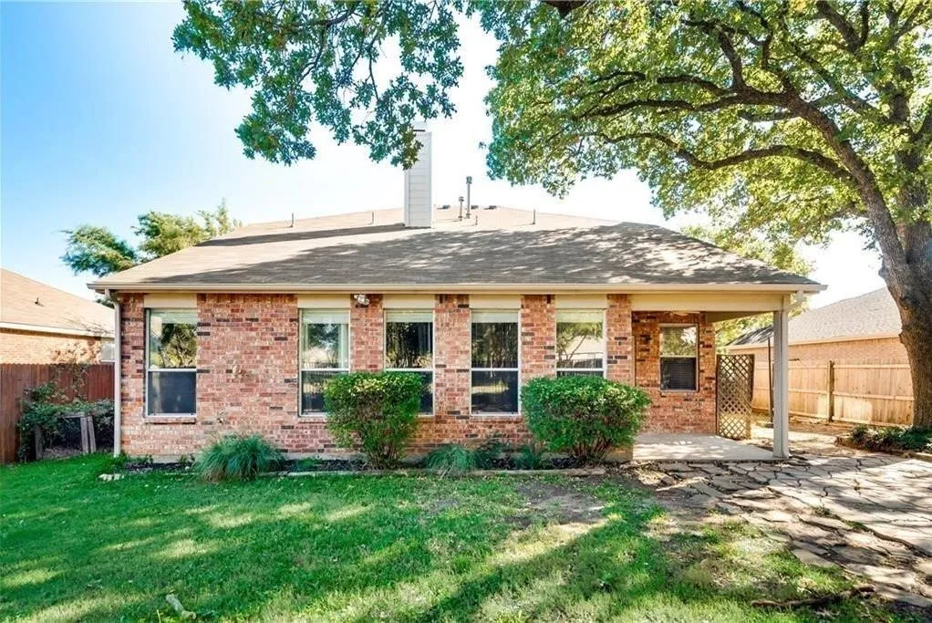 Single Family Residence For Rent in Tarrant County , 313 Londonderry Lane, Mansfield, Texas 76063, 4 Bedroom, 3 Bathroom, 2 Garage spaces, 2,411 Sqft, built in 2000, mls#21389802, Real Estate Agent in Mansfield, Homes For Rent in Tarrant county, Homes For Rent in Mansfield, Realtor in Mansfield Texas, Real Estate Brokerage Independent Realty Texas, Luminita Cordes Realtor
