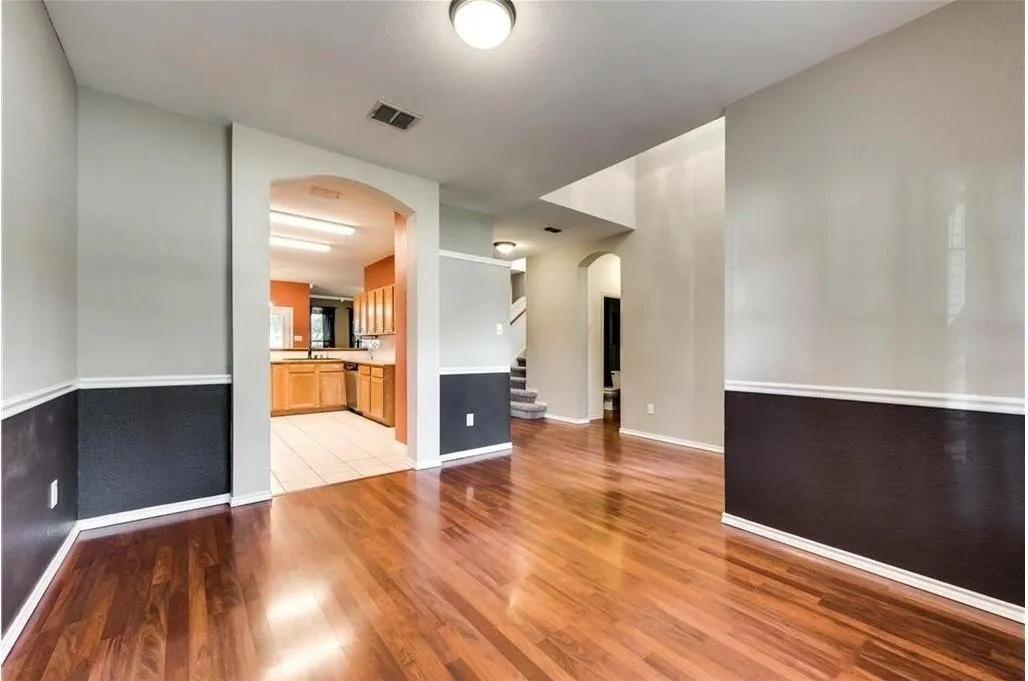 Single Family Residence For Rent in Tarrant County , 313 Londonderry Lane, Mansfield, Texas 76063, 4 Bedroom, 3 Bathroom, 2 Garage spaces, 2,411 Sqft, built in 2000, mls#21389802, Real Estate Agent in Mansfield, Homes For Rent in Tarrant county, Homes For Rent in Mansfield, Realtor in Mansfield Texas, Real Estate Brokerage Independent Realty Texas, Luminita Cordes Realtor