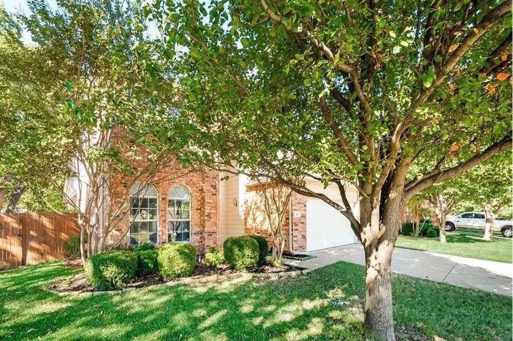 Single Family Residence For Rent in Tarrant County , 313 Londonderry Lane, Mansfield, Texas 76063, 4 Bedroom, 3 Bathroom, 2 Garage spaces, 2,411 Sqft, built in 2000, mls#21389802, Real Estate Agent in Mansfield, Homes For Rent in Tarrant county, Homes For Rent in Mansfield, Realtor in Mansfield Texas, Real Estate Brokerage Independent Realty Texas, Luminita Cordes Realtor