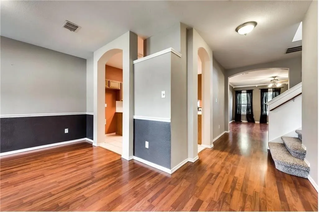 Single Family Residence For Rent in Tarrant County , 313 Londonderry Lane, Mansfield, Texas 76063, 4 Bedroom, 3 Bathroom, 2 Garage spaces, 2,411 Sqft, built in 2000, mls#21389802, Real Estate Agent in Mansfield, Homes For Rent in Tarrant county, Homes For Rent in Mansfield, Realtor in Mansfield Texas, Real Estate Brokerage Independent Realty Texas, Luminita Cordes Realtor