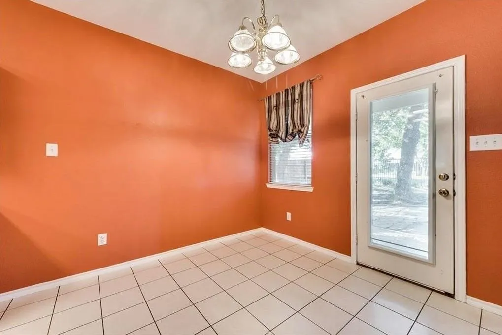 Single Family Residence For Rent in Tarrant County , 313 Londonderry Lane, Mansfield, Texas 76063, 4 Bedroom, 3 Bathroom, 2 Garage spaces, 2,411 Sqft, built in 2000, mls#21389802, Real Estate Agent in Mansfield, Homes For Rent in Tarrant county, Homes For Rent in Mansfield, Realtor in Mansfield Texas, Real Estate Brokerage Independent Realty Texas, Luminita Cordes Realtor