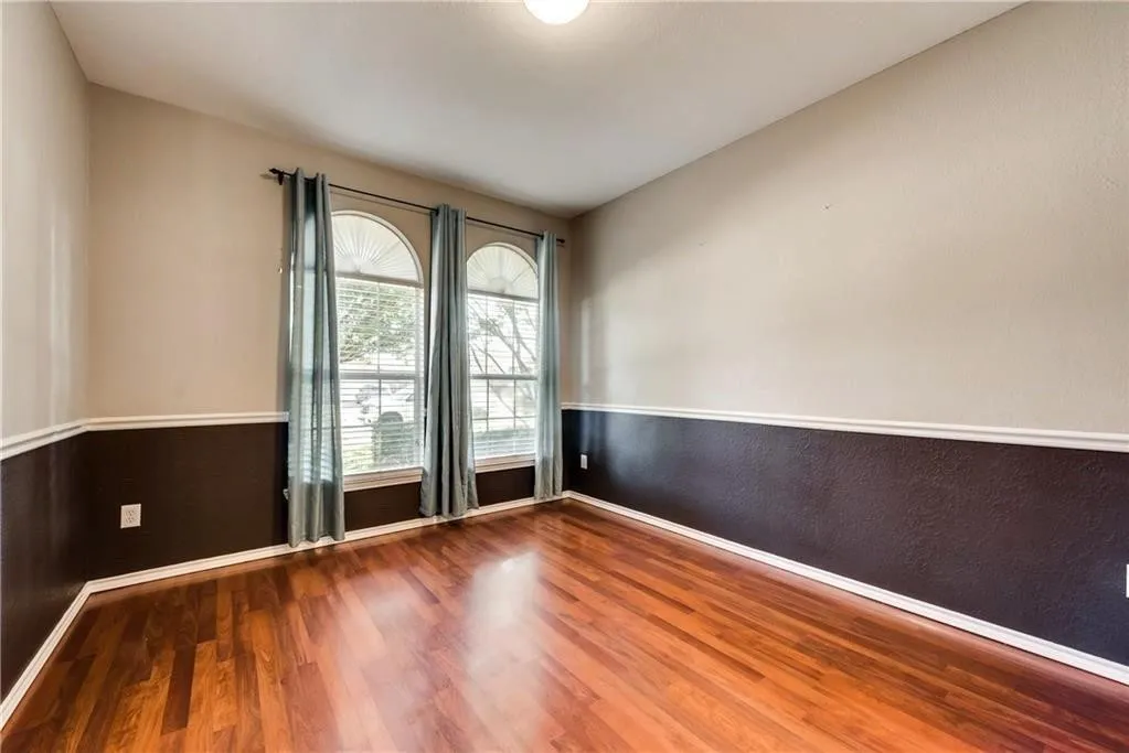 Single Family Residence For Rent in Tarrant County , 313 Londonderry Lane, Mansfield, Texas 76063, 4 Bedroom, 3 Bathroom, 2 Garage spaces, 2,411 Sqft, built in 2000, mls#21389802, Real Estate Agent in Mansfield, Homes For Rent in Tarrant county, Homes For Rent in Mansfield, Realtor in Mansfield Texas, Real Estate Brokerage Independent Realty Texas, Luminita Cordes Realtor
