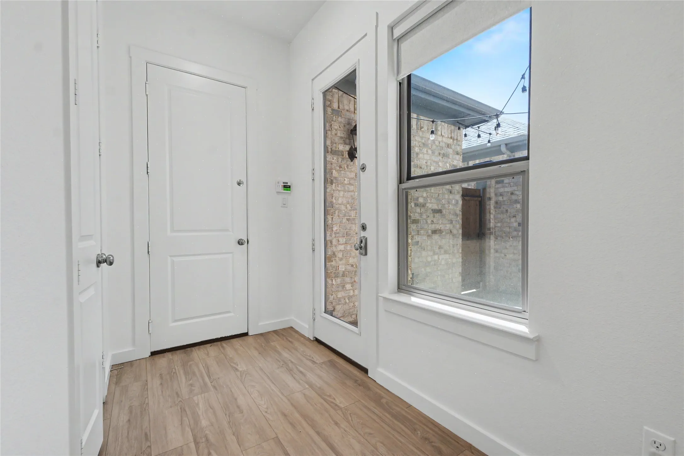 Townhouse For Rent in Tarrant County , 4533 English Maple Drive, Arlington, Texas 76005, 2 Bedroom, 3 Bathroom, 2 Garage spaces, 1,832 Sqft, built in 2021, mls#21389456, Real Estate Agent in Arlington, Homes For Rent in Tarrant county, Homes For Rent in Arlington, Realtor in Arlington Texas, Real Estate Brokerage Independent Realty Texas, Luminita Cordes Realtor