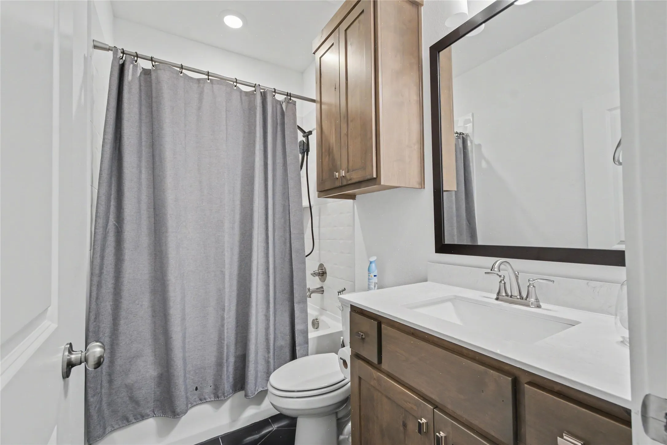 Townhouse For Rent in Tarrant County , 4533 English Maple Drive, Arlington, Texas 76005, 2 Bedroom, 3 Bathroom, 2 Garage spaces, 1,832 Sqft, built in 2021, mls#21389456, Real Estate Agent in Arlington, Homes For Rent in Tarrant county, Homes For Rent in Arlington, Realtor in Arlington Texas, Real Estate Brokerage Independent Realty Texas, Luminita Cordes Realtor