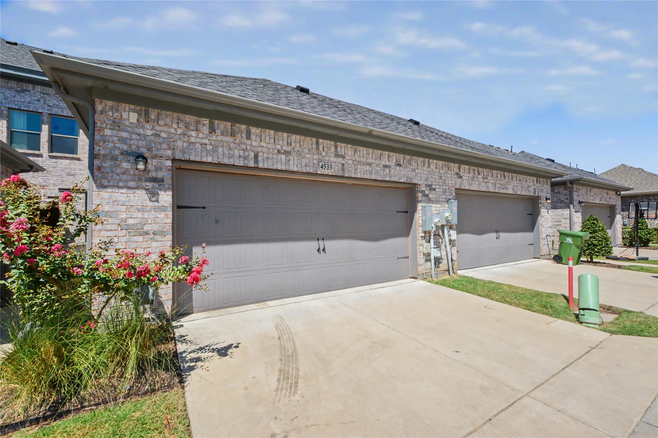 Townhouse For Rent in Tarrant County , 4533 English Maple Drive, Arlington, Texas 76005, 2 Bedroom, 3 Bathroom, 2 Garage spaces, 1,832 Sqft, built in 2021, mls#21389456, Real Estate Agent in Arlington, Homes For Rent in Tarrant county, Homes For Rent in Arlington, Realtor in Arlington Texas, Real Estate Brokerage Independent Realty Texas, Luminita Cordes Realtor