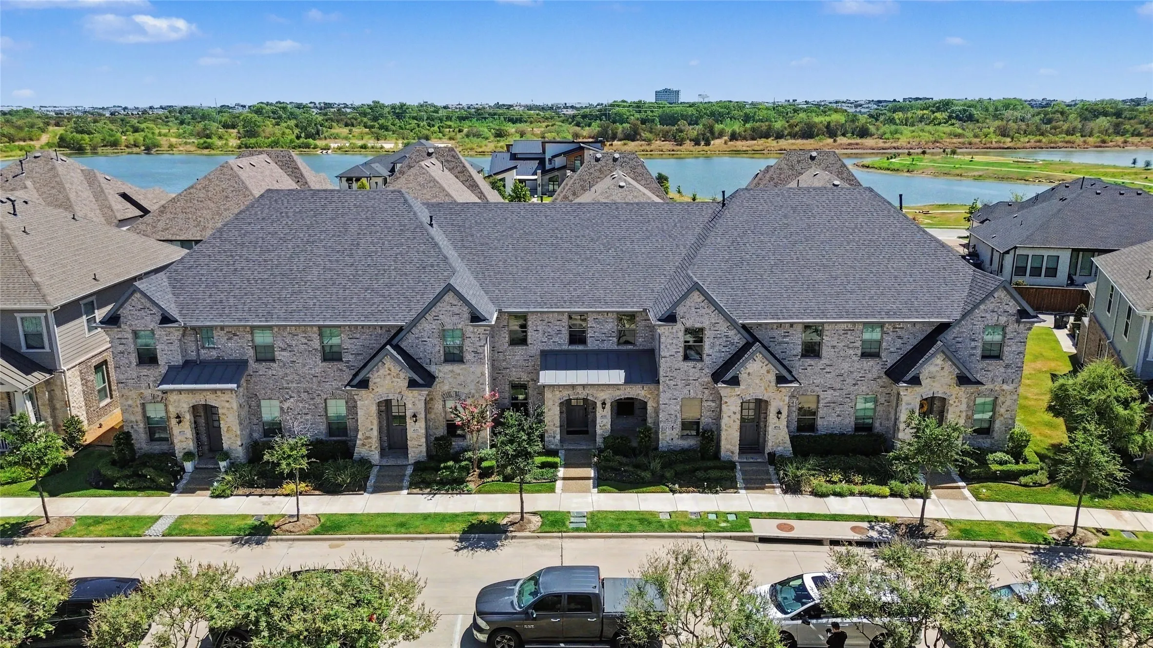 Townhouse For Rent in Tarrant County , 4533 English Maple Drive, Arlington, Texas 76005, 2 Bedroom, 3 Bathroom, 2 Garage spaces, 1,832 Sqft, built in 2021, mls#21389456, Real Estate Agent in Arlington, Homes For Rent in Tarrant county, Homes For Rent in Arlington, Realtor in Arlington Texas, Real Estate Brokerage Independent Realty Texas, Luminita Cordes Realtor