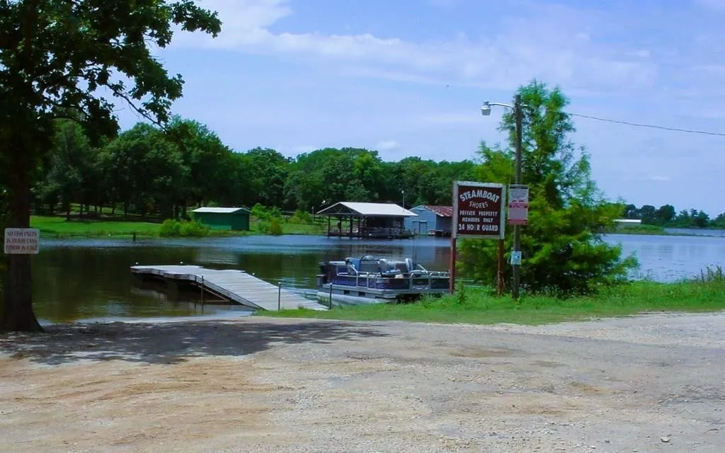 Single Family Residence For Sale in Rains County , 212 Private Road 7721, Emory, Texas 75440, 2 Bedroom, 1 Bathroom, 4 Garage spaces, 800 Sqft, built in 2000, mls#21390131, Real Estate Agent in Emory, Homes For Sale in Rains county, Homes For Sale in Emory, Realtor in Emory Texas, Real Estate Brokerage Independent Realty Texas, Luminita Cordes Realtor