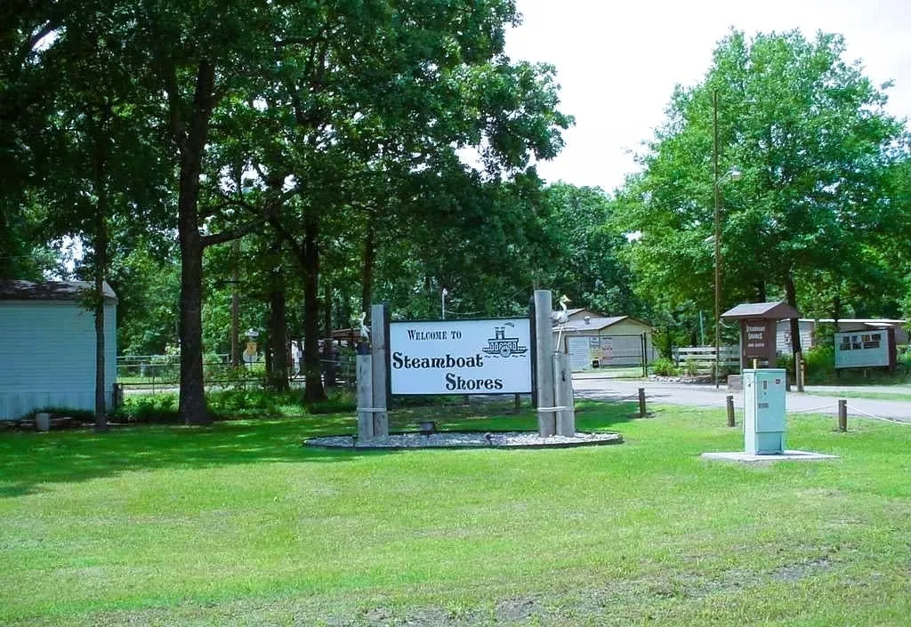 Single Family Residence For Sale in Rains County , 212 Private Road 7721, Emory, Texas 75440, 2 Bedroom, 1 Bathroom, 4 Garage spaces, 800 Sqft, built in 2000, mls#21390131, Real Estate Agent in Emory, Homes For Sale in Rains county, Homes For Sale in Emory, Realtor in Emory Texas, Real Estate Brokerage Independent Realty Texas, Luminita Cordes Realtor