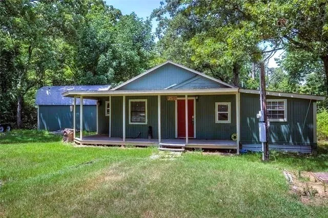 Single Family Residence For Sale in Rains County , 212 Private Road 7721, Emory, Texas 75440, 2 Bedroom, 1 Bathroom, 4 Garage spaces, 800 Sqft, built in 2000, mls#21390131, Real Estate Agent in Emory, Homes For Sale in Rains county, Homes For Sale in Emory, Realtor in Emory Texas, Real Estate Brokerage Independent Realty Texas, Luminita Cordes Realtor