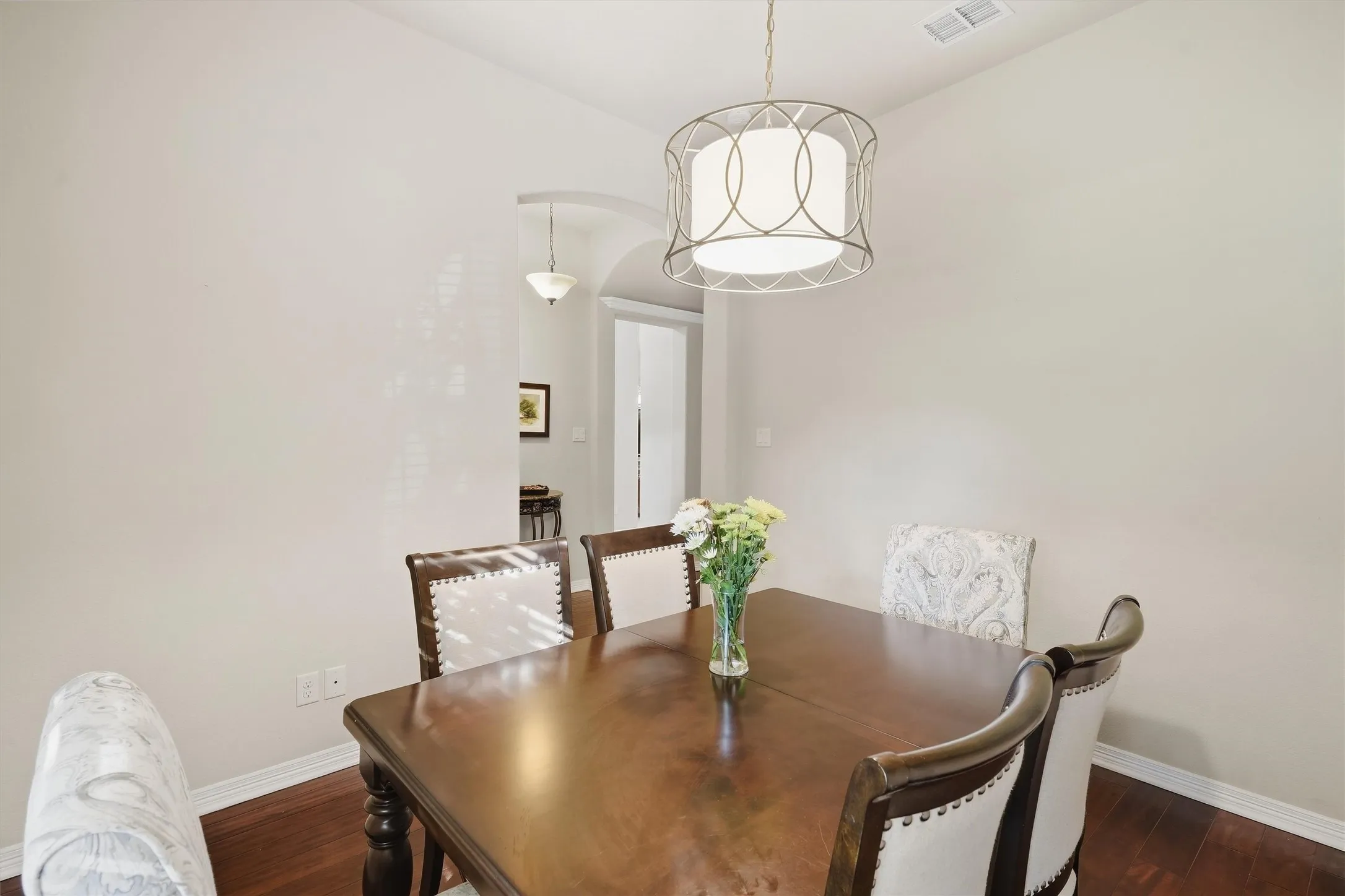 Single Family Residence For Sale in Tarrant County , 516 Magnolia Parkway, Benbrook, Texas 76126, 3 Bedroom, 3 Bathroom, 2 Garage spaces, 2,402 Sqft, built in 2010, mls#21388045, Real Estate Agent in Benbrook, Homes For Sale in Tarrant county, Homes For Sale in Benbrook, Realtor in Benbrook Texas, Real Estate Brokerage Independent Realty Texas, Luminita Cordes Realtor