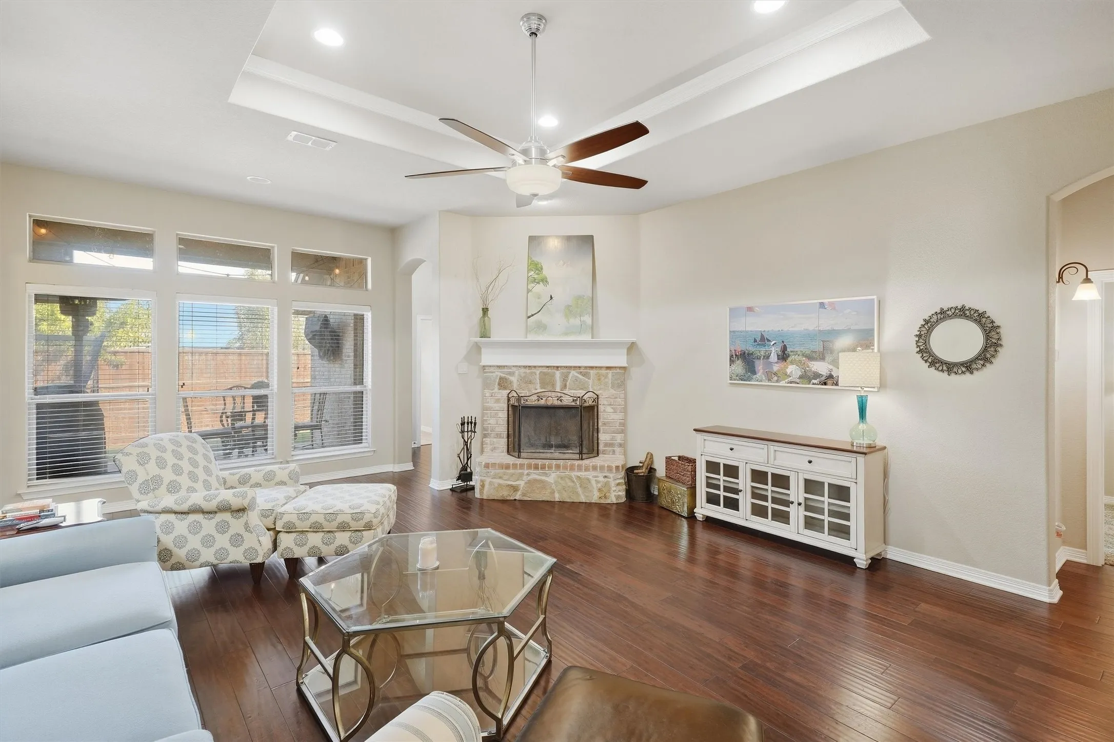 Single Family Residence For Sale in Tarrant County , 516 Magnolia Parkway, Benbrook, Texas 76126, 3 Bedroom, 3 Bathroom, 2 Garage spaces, 2,402 Sqft, built in 2010, mls#21388045, Real Estate Agent in Benbrook, Homes For Sale in Tarrant county, Homes For Sale in Benbrook, Realtor in Benbrook Texas, Real Estate Brokerage Independent Realty Texas, Luminita Cordes Realtor