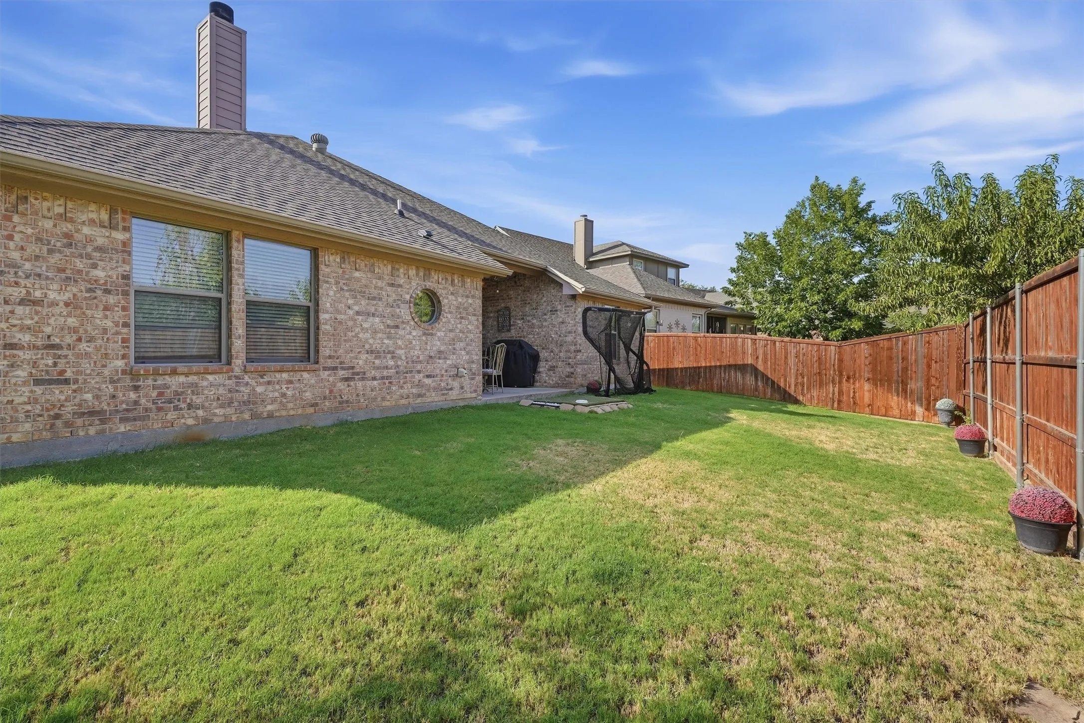 Single Family Residence For Sale in Tarrant County , 516 Magnolia Parkway, Benbrook, Texas 76126, 3 Bedroom, 3 Bathroom, 2 Garage spaces, 2,402 Sqft, built in 2010, mls#21388045, Real Estate Agent in Benbrook, Homes For Sale in Tarrant county, Homes For Sale in Benbrook, Realtor in Benbrook Texas, Real Estate Brokerage Independent Realty Texas, Luminita Cordes Realtor