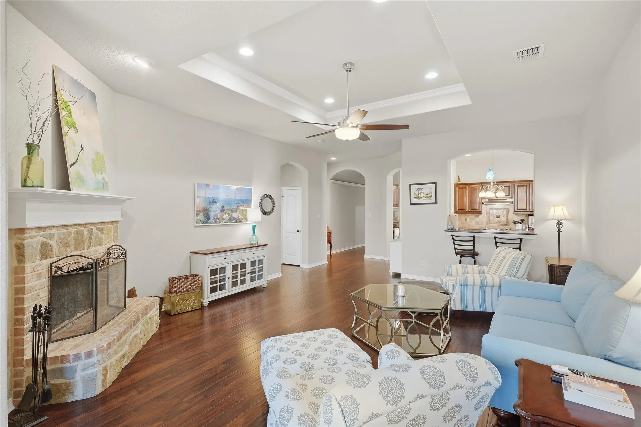 Single Family Residence For Sale in Tarrant County , 516 Magnolia Parkway, Benbrook, Texas 76126, 3 Bedroom, 3 Bathroom, 2 Garage spaces, 2,402 Sqft, built in 2010, mls#21388045, Real Estate Agent in Benbrook, Homes For Sale in Tarrant county, Homes For Sale in Benbrook, Realtor in Benbrook Texas, Real Estate Brokerage Independent Realty Texas, Luminita Cordes Realtor