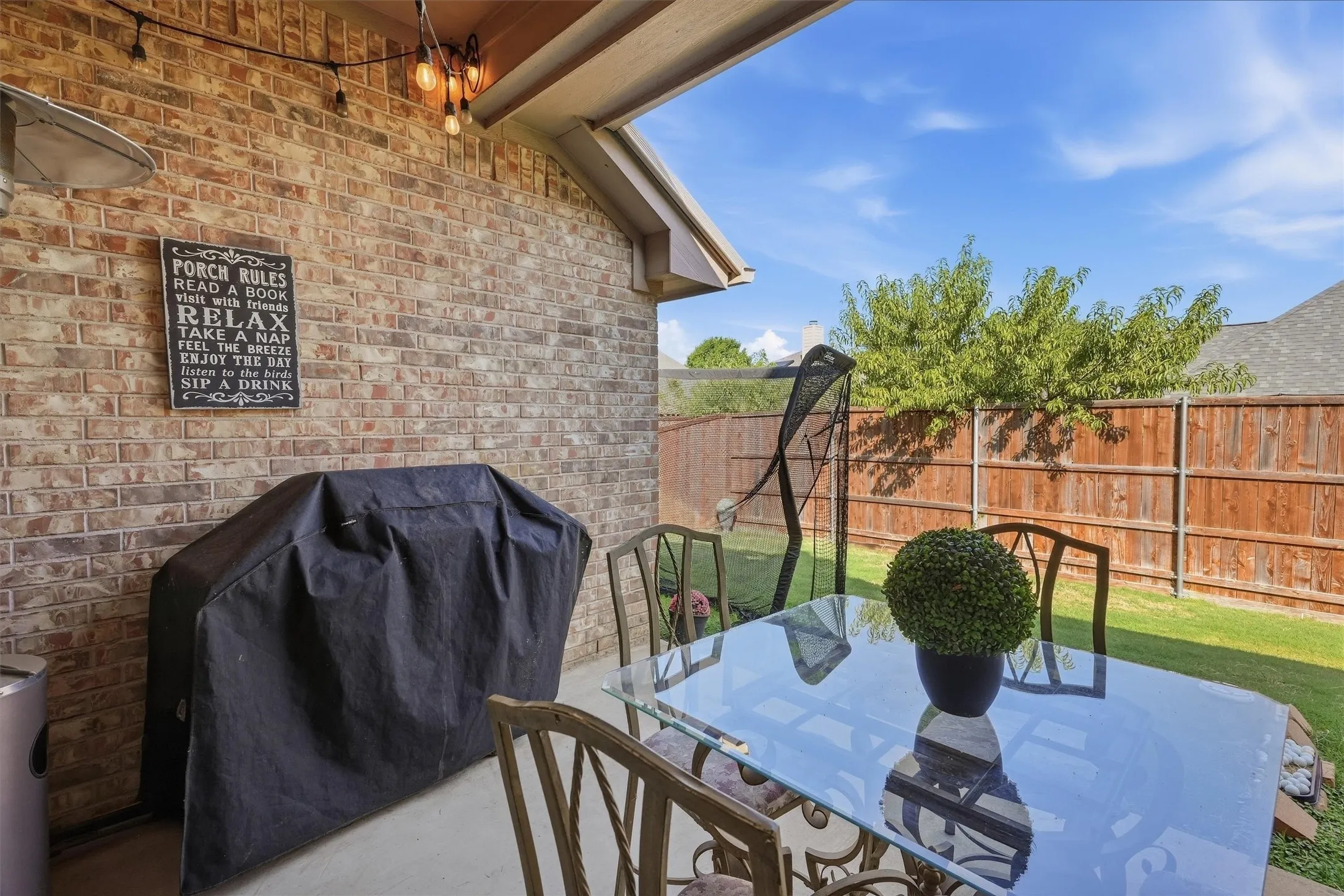 Single Family Residence For Sale in Tarrant County , 516 Magnolia Parkway, Benbrook, Texas 76126, 3 Bedroom, 3 Bathroom, 2 Garage spaces, 2,402 Sqft, built in 2010, mls#21388045, Real Estate Agent in Benbrook, Homes For Sale in Tarrant county, Homes For Sale in Benbrook, Realtor in Benbrook Texas, Real Estate Brokerage Independent Realty Texas, Luminita Cordes Realtor
