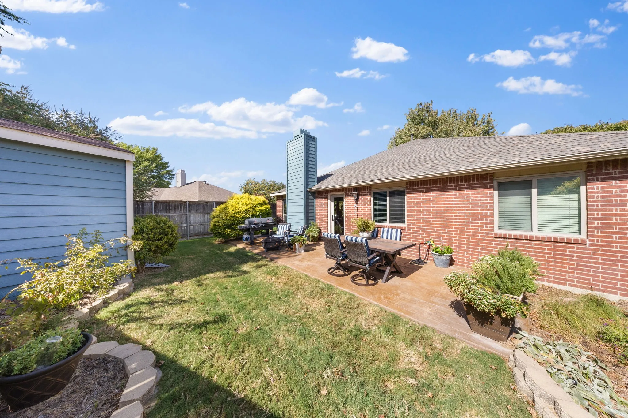 Single Family Residence For Sale in Dallas County , 1120 Regal Drive, Garland, Texas 75040, 4 Bedroom, 2 Bathroom, 2 Garage spaces, 1,940 Sqft, built in 1996, mls#21388945, Real Estate Agent in Garland, Homes For Sale in Dallas county, Homes For Sale in Garland, Realtor in Garland Texas, Real Estate Brokerage Independent Realty Texas, Luminita Cordes Realtor