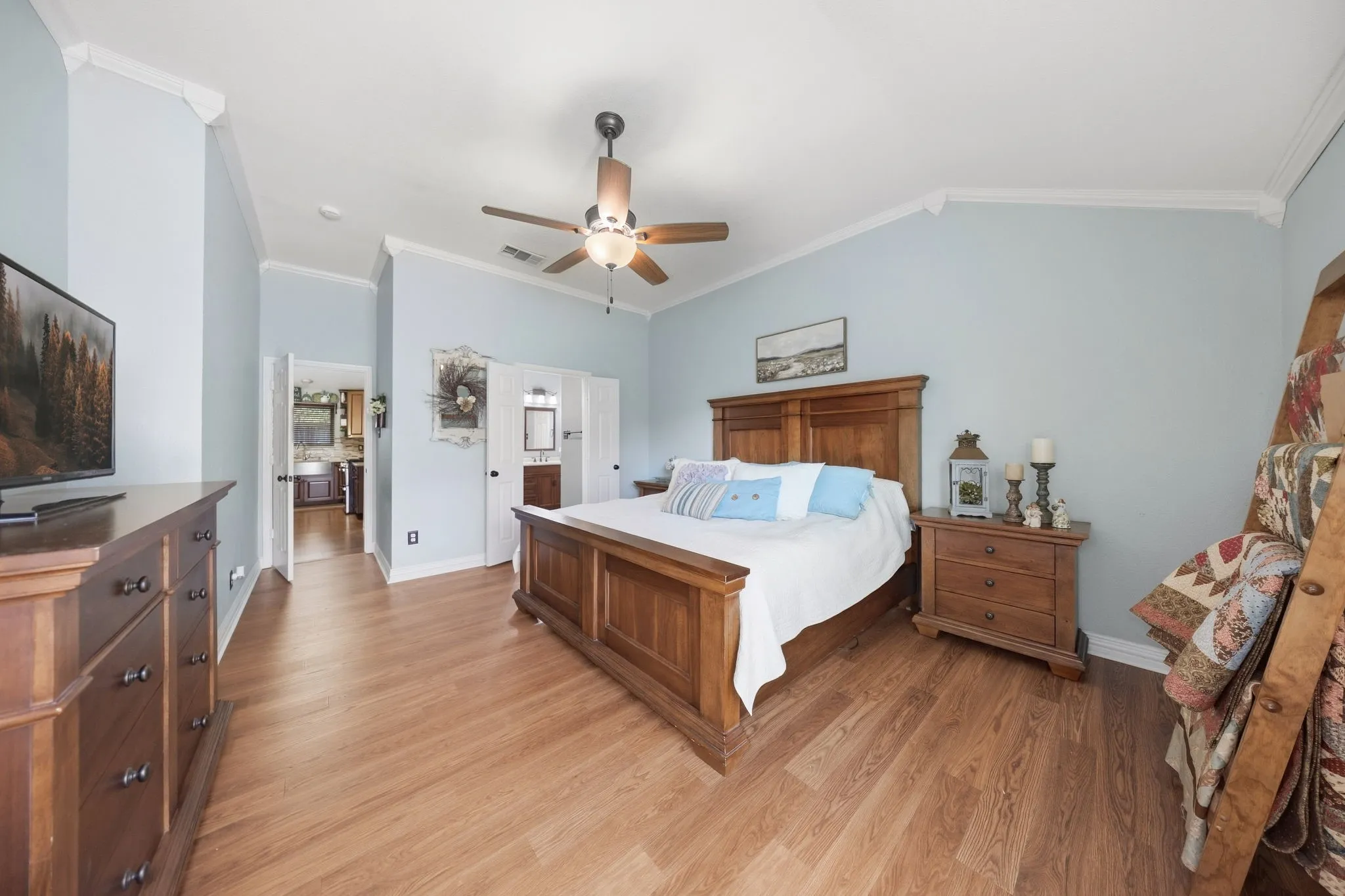 Single Family Residence For Sale in Dallas County , 1120 Regal Drive, Garland, Texas 75040, 4 Bedroom, 2 Bathroom, 2 Garage spaces, 1,940 Sqft, built in 1996, mls#21388945, Real Estate Agent in Garland, Homes For Sale in Dallas county, Homes For Sale in Garland, Realtor in Garland Texas, Real Estate Brokerage Independent Realty Texas, Luminita Cordes Realtor