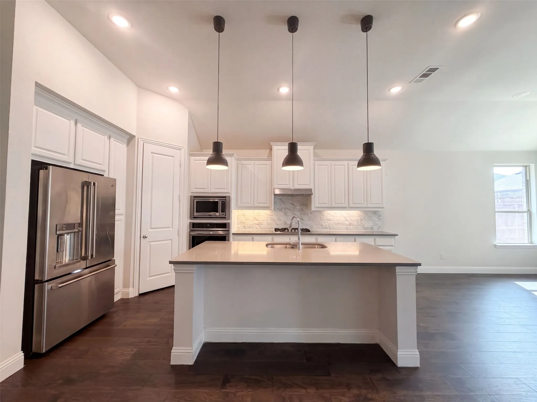Single Family Residence For Sale in Denton County , 16204 Cullen Park Way, Prosper, Texas 75078, 4 Bedroom, 3 Bathroom, 3 Garage spaces, 3,008 Sqft, built in 2018, mls#21390135, Real Estate Agent in Prosper, Homes For Sale in Denton county, Homes For Sale in Prosper, Realtor in Prosper Texas, Real Estate Brokerage Independent Realty Texas, Luminita Cordes Realtor