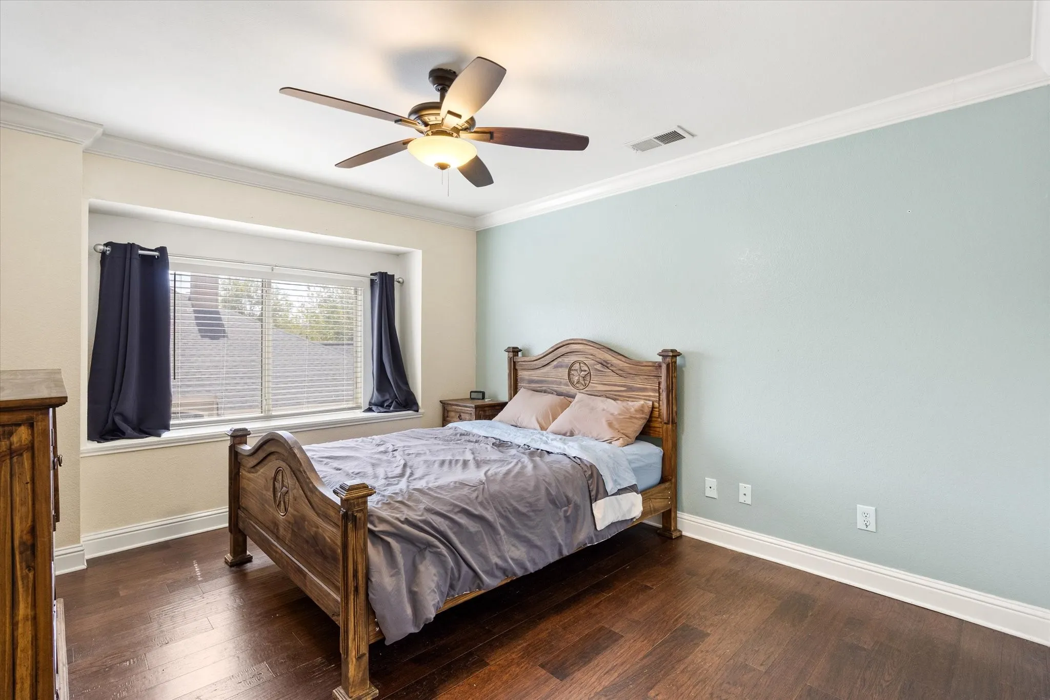 Single Family Residence For Sale in Tarrant County , 1244 Topeka Drive, Saginaw, Texas 76131, 4 Bedroom, 3 Bathroom, 2 Garage spaces, 4,064 Sqft, built in 1999, mls#21388450, Real Estate Agent in Saginaw, Homes For Sale in Tarrant county, Homes For Sale in Saginaw, Realtor in Saginaw Texas, Real Estate Brokerage Independent Realty Texas, Luminita Cordes Realtor