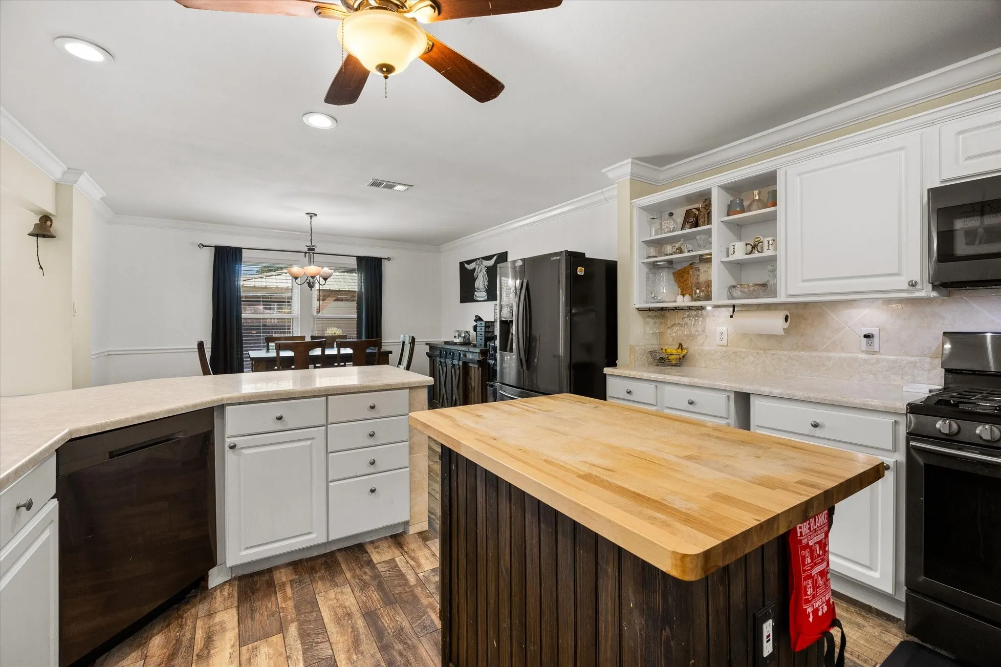 Single Family Residence For Sale in Tarrant County , 1244 Topeka Drive, Saginaw, Texas 76131, 4 Bedroom, 3 Bathroom, 2 Garage spaces, 4,064 Sqft, built in 1999, mls#21388450, Real Estate Agent in Saginaw, Homes For Sale in Tarrant county, Homes For Sale in Saginaw, Realtor in Saginaw Texas, Real Estate Brokerage Independent Realty Texas, Luminita Cordes Realtor
