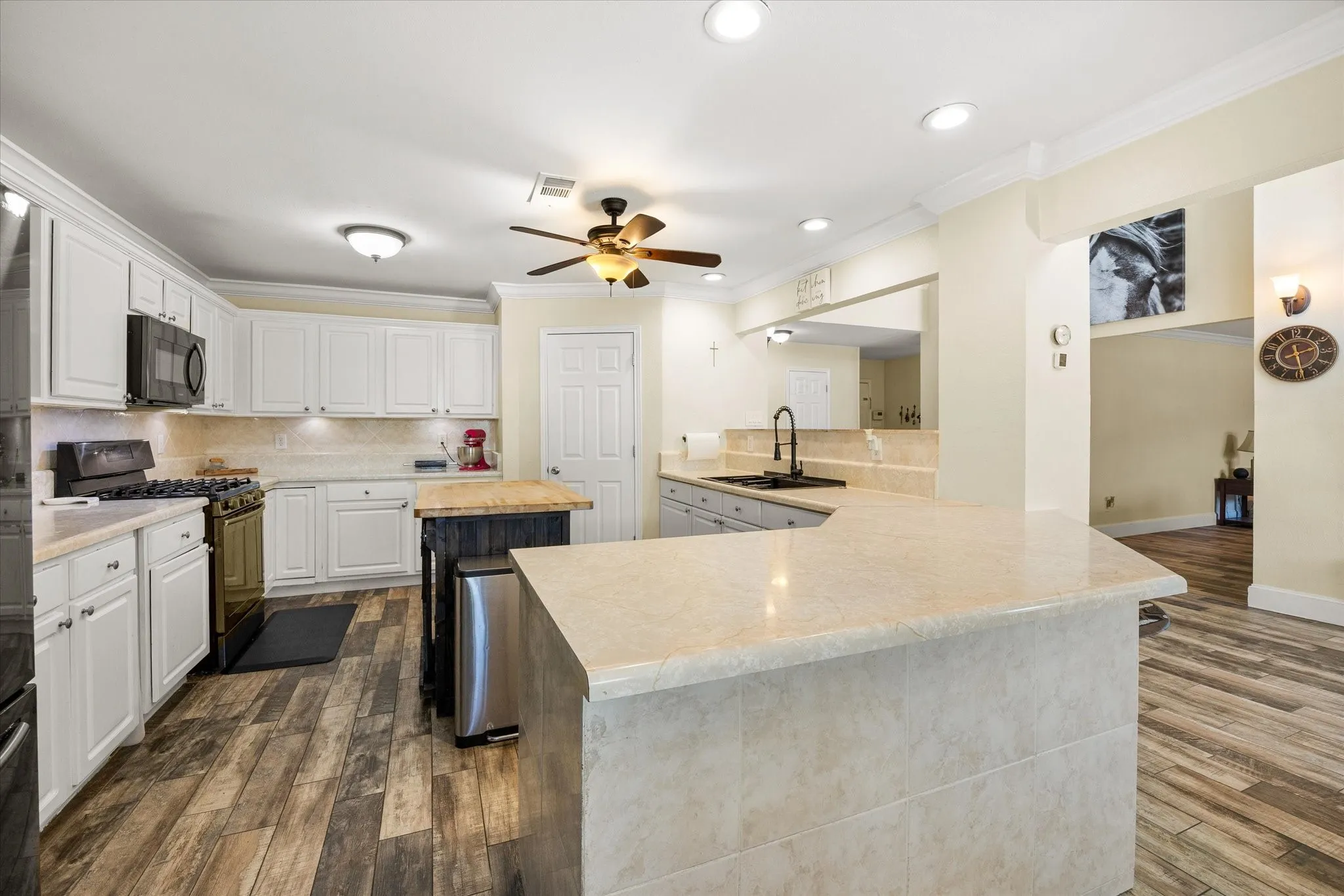 Single Family Residence For Sale in Tarrant County , 1244 Topeka Drive, Saginaw, Texas 76131, 4 Bedroom, 3 Bathroom, 2 Garage spaces, 4,064 Sqft, built in 1999, mls#21388450, Real Estate Agent in Saginaw, Homes For Sale in Tarrant county, Homes For Sale in Saginaw, Realtor in Saginaw Texas, Real Estate Brokerage Independent Realty Texas, Luminita Cordes Realtor