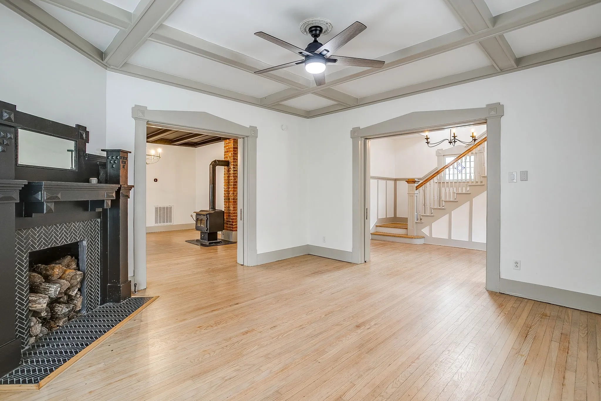 Single Family Residence For Sale in Tarrant County , 1406 6th Avenue, Fort Worth, Texas 76104, 3 Bedroom, 2 Bathroom, Garage spaces, 2,043 Sqft, built in 1915, mls#21390120, Real Estate Agent in Fort Worth, Homes For Sale in Tarrant county, Homes For Sale in Fort Worth, Realtor in Fort Worth Texas, Real Estate Brokerage Independent Realty Texas, Luminita Cordes Realtor