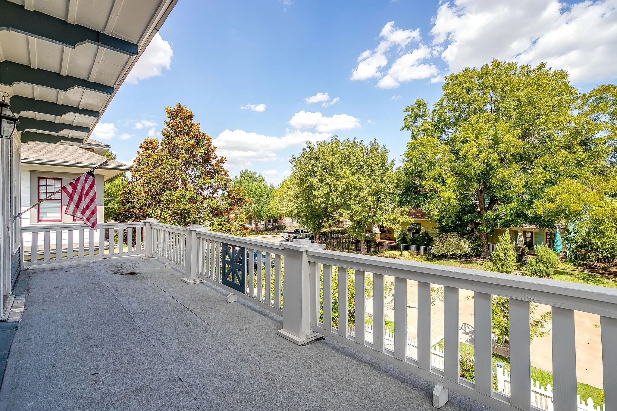 Single Family Residence For Sale in Tarrant County , 1406 6th Avenue, Fort Worth, Texas 76104, 3 Bedroom, 2 Bathroom, Garage spaces, 2,043 Sqft, built in 1915, mls#21390120, Real Estate Agent in Fort Worth, Homes For Sale in Tarrant county, Homes For Sale in Fort Worth, Realtor in Fort Worth Texas, Real Estate Brokerage Independent Realty Texas, Luminita Cordes Realtor