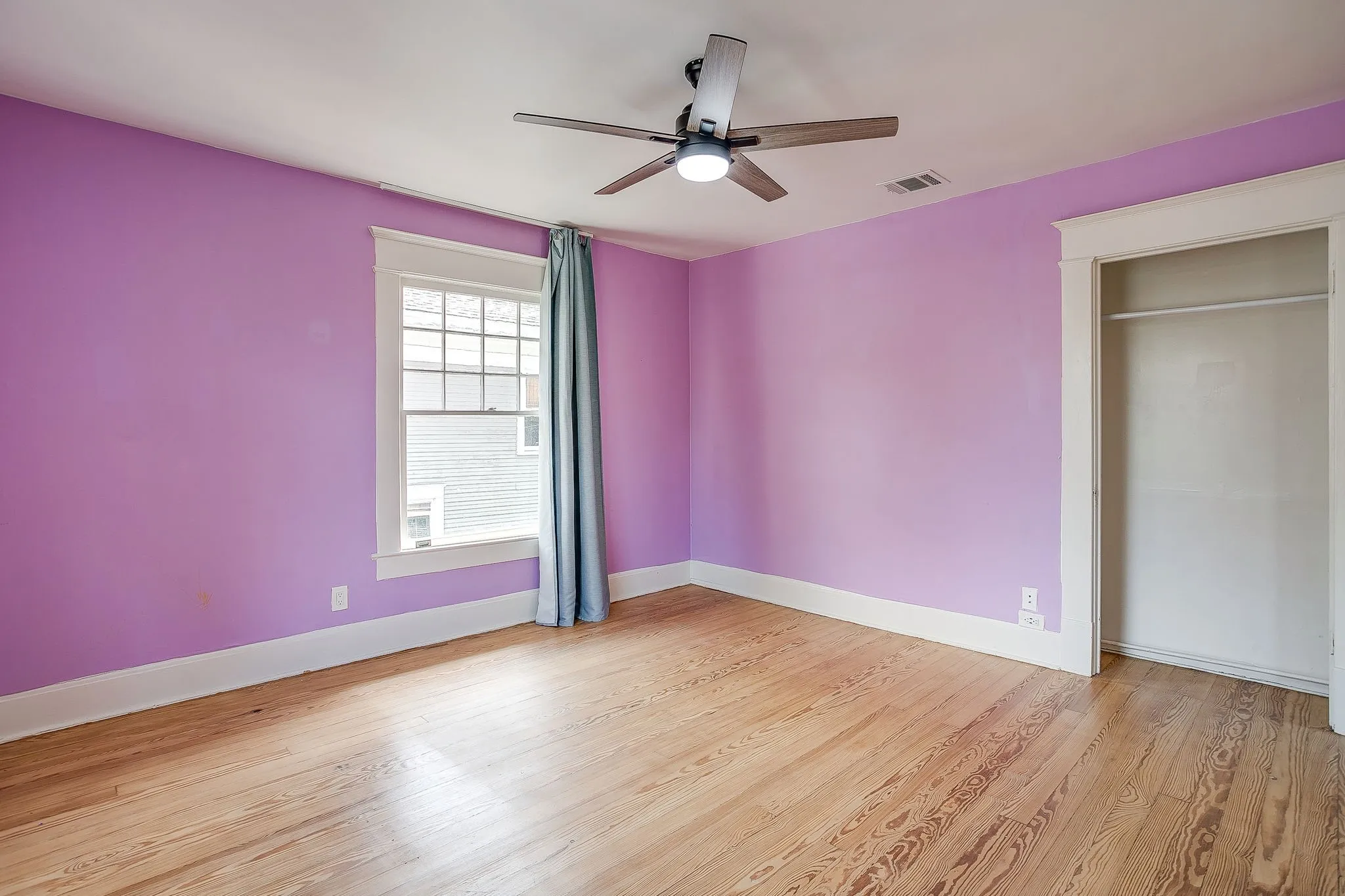 Single Family Residence For Sale in Tarrant County , 1406 6th Avenue, Fort Worth, Texas 76104, 3 Bedroom, 2 Bathroom, Garage spaces, 2,043 Sqft, built in 1915, mls#21390120, Real Estate Agent in Fort Worth, Homes For Sale in Tarrant county, Homes For Sale in Fort Worth, Realtor in Fort Worth Texas, Real Estate Brokerage Independent Realty Texas, Luminita Cordes Realtor